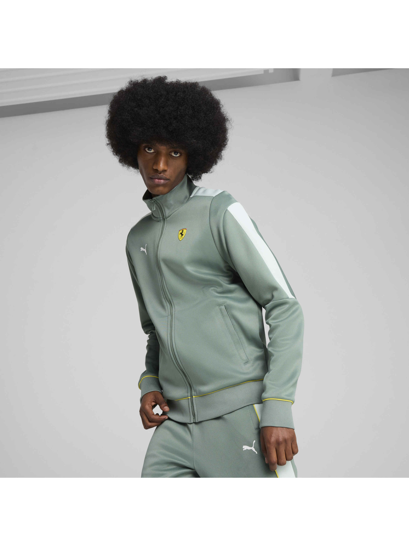 Куртки и дубленки PUMA Ferrari Race Mt7 Jacket модель 630194 Куртки и дубленки PUMA Ferrari Race Mt7 Jacket модель 630194 Фото