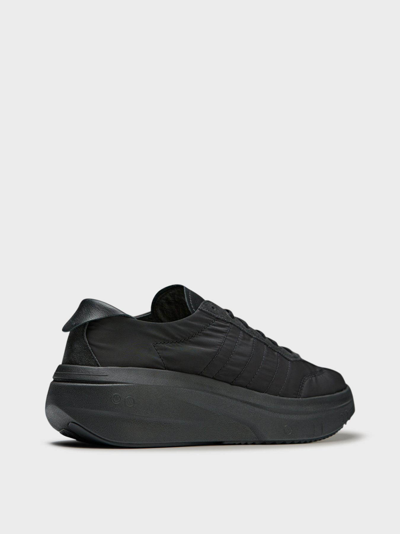 Кросівки Adidas модель IH8424 Кросівки Adidas модель IH8424 Фото