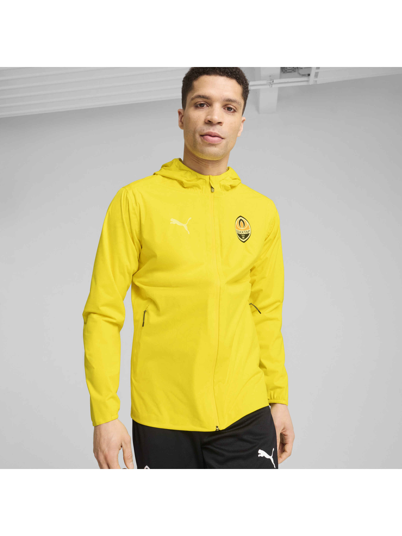 Куртки и дубленки PUMA Fcsd Trg Rain Jacket Pro модель 777857 Куртки и дубленки PUMA Fcsd Trg Rain Jacket Pro модель 777857 Фото