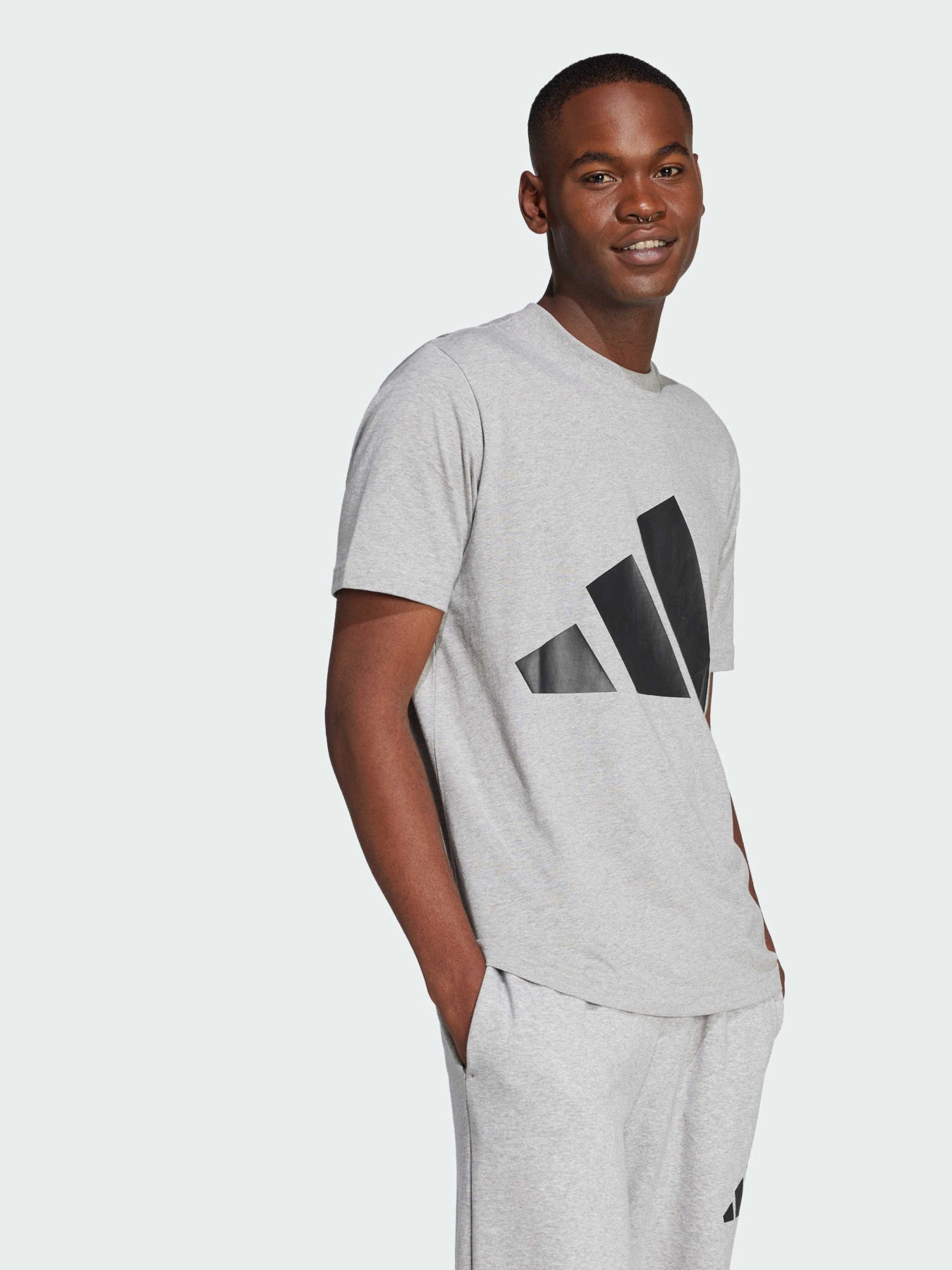 Футболки і поло Adidas модель JE8948 Футболки і поло Adidas модель JE8948 Фото