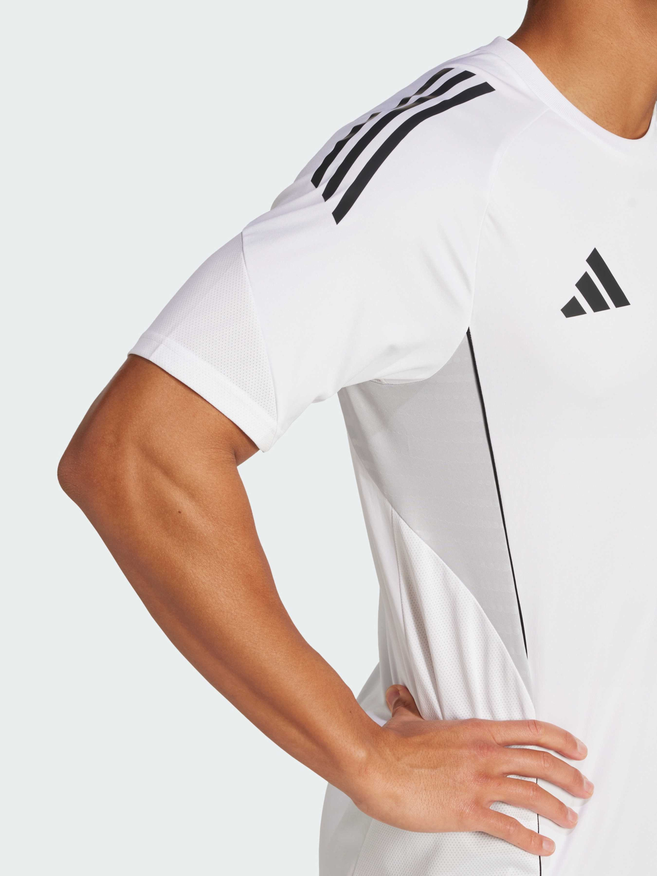 Футболки і поло Adidas Tiro модель JJ1519 Фото
