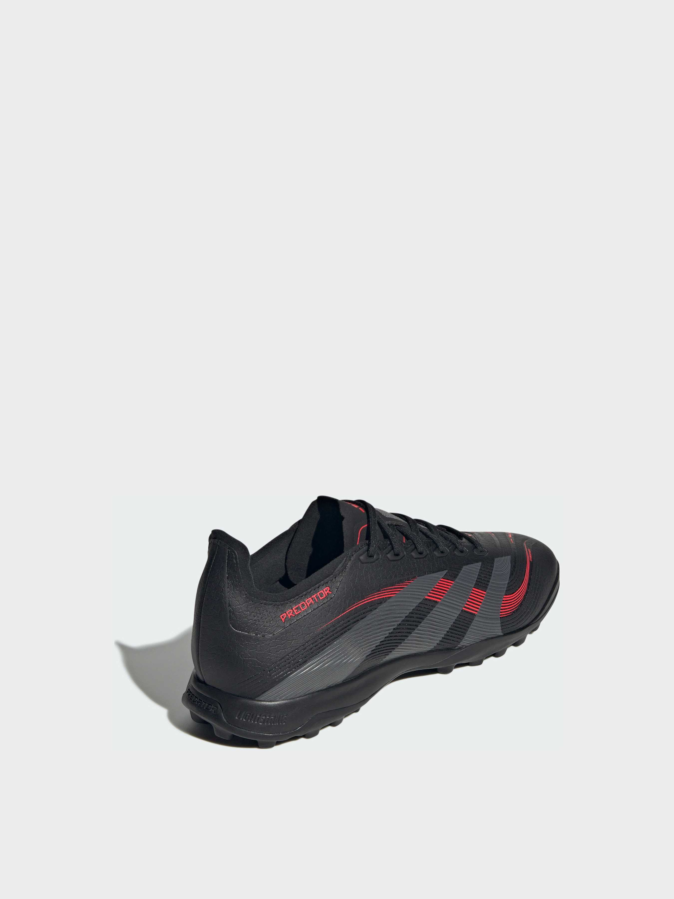 Кроссовки Adidas Predator модель ID3768 Кроссовки Adidas Predator модель ID3768 Фото