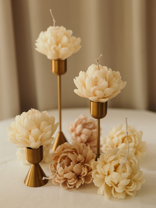 Ароматична свічка "Півонія махрова" + Золотий підсвічник Candle Design модель 120.3025/3026/3027 Фото