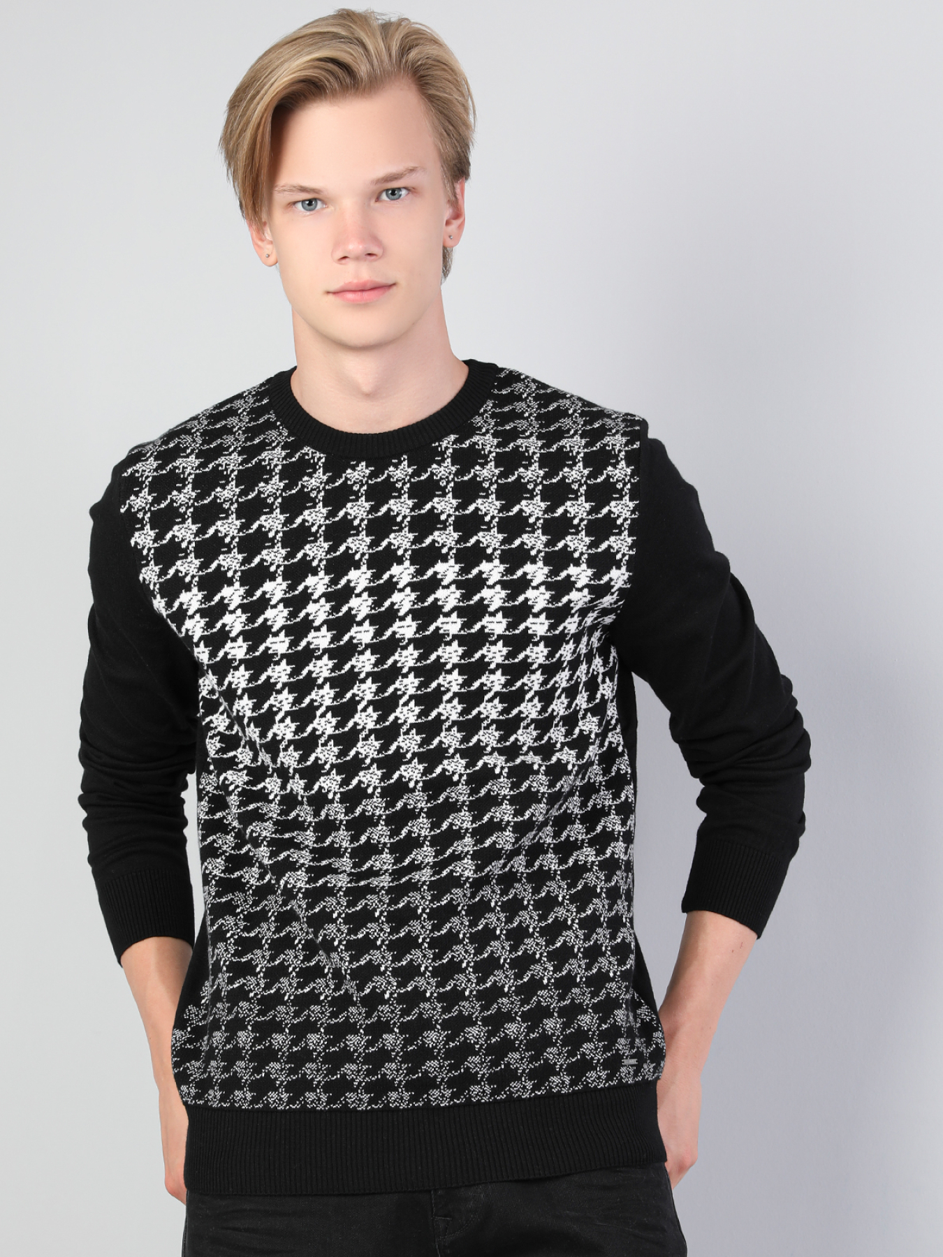 Худи и свитшоты Colin’s модель CL1045875_Q1.V1_BLK Фото