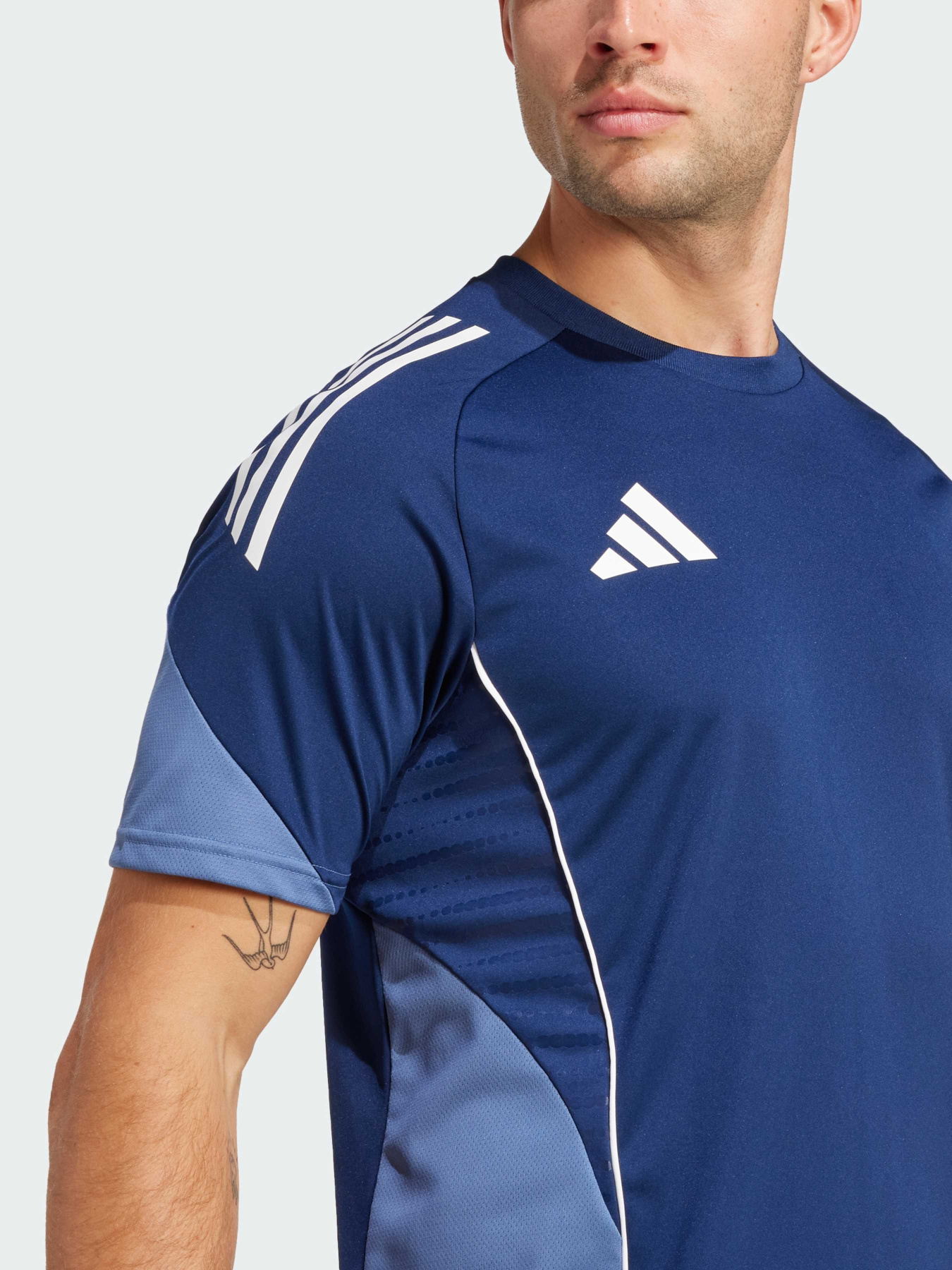 Футболки і поло Adidas Tiro модель JI6555 Футболки і поло Adidas Tiro модель JI6555 Фото