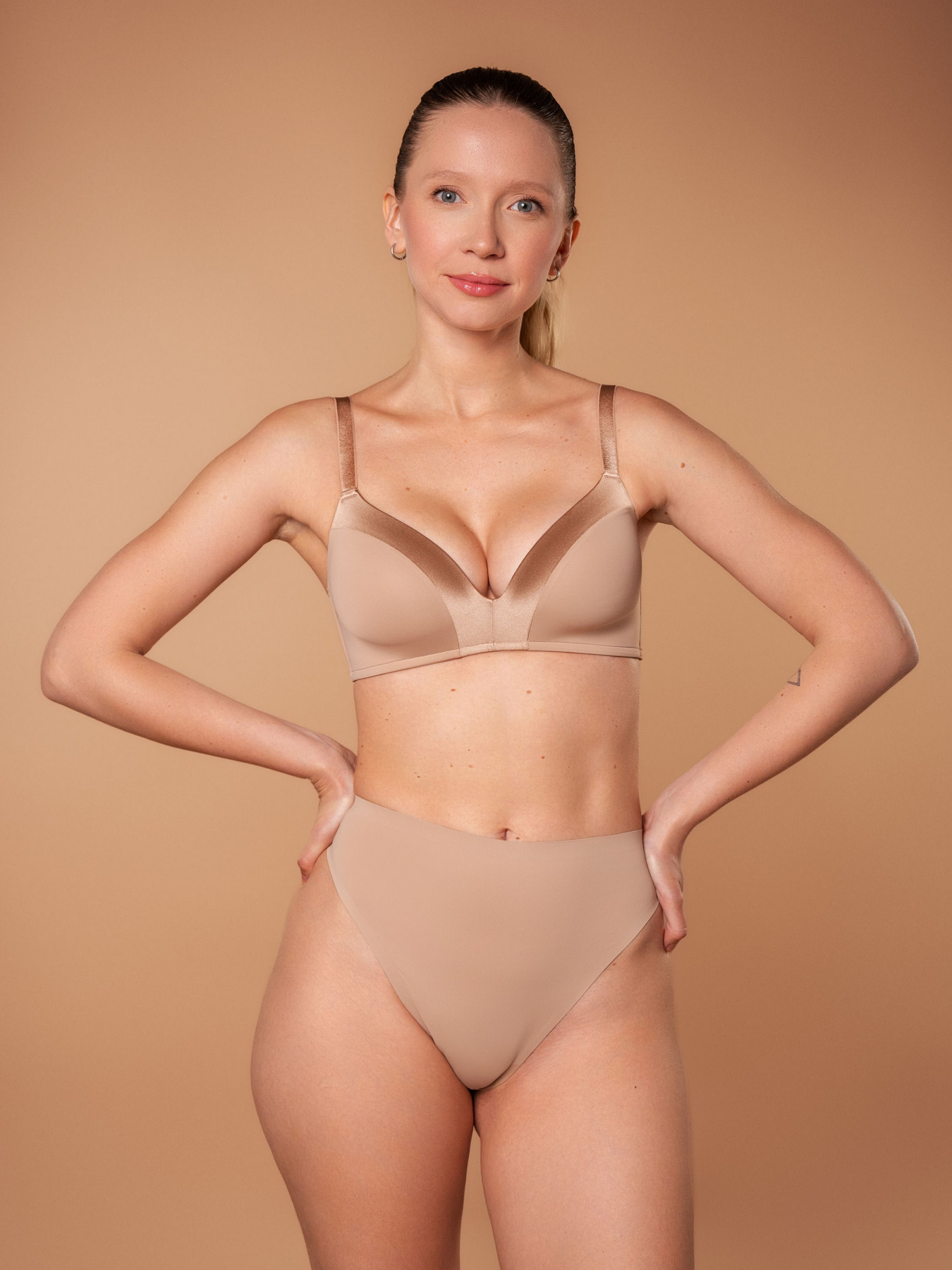 Нижня білизна Brabrabra модель SLZ24201215_Nude Фото