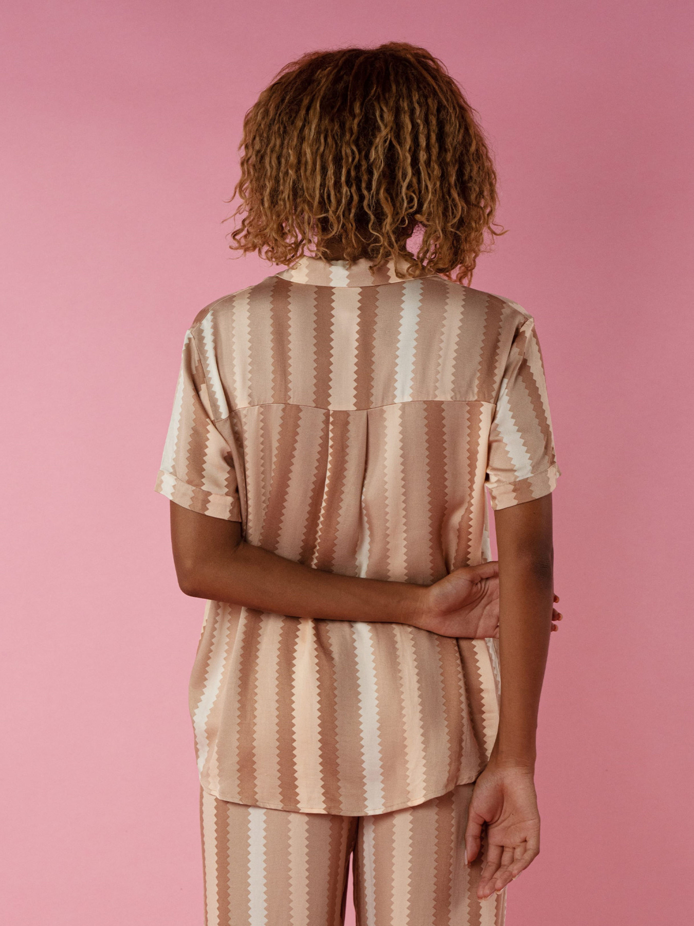 Одяг для дому та сну Brabrabra модель HOM2212104_Striped-Print Фото