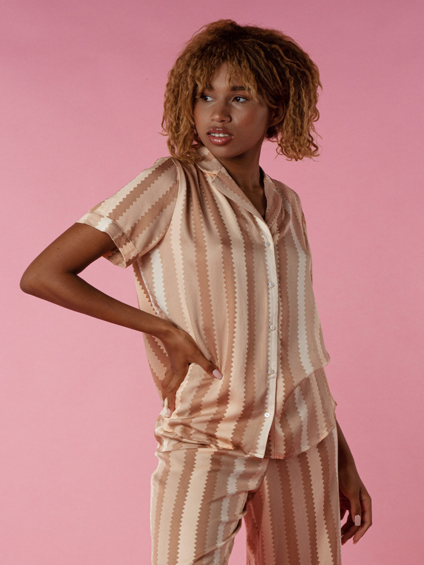 Одяг для дому та сну Brabrabra модель HOM2212104_Striped-Print Фото