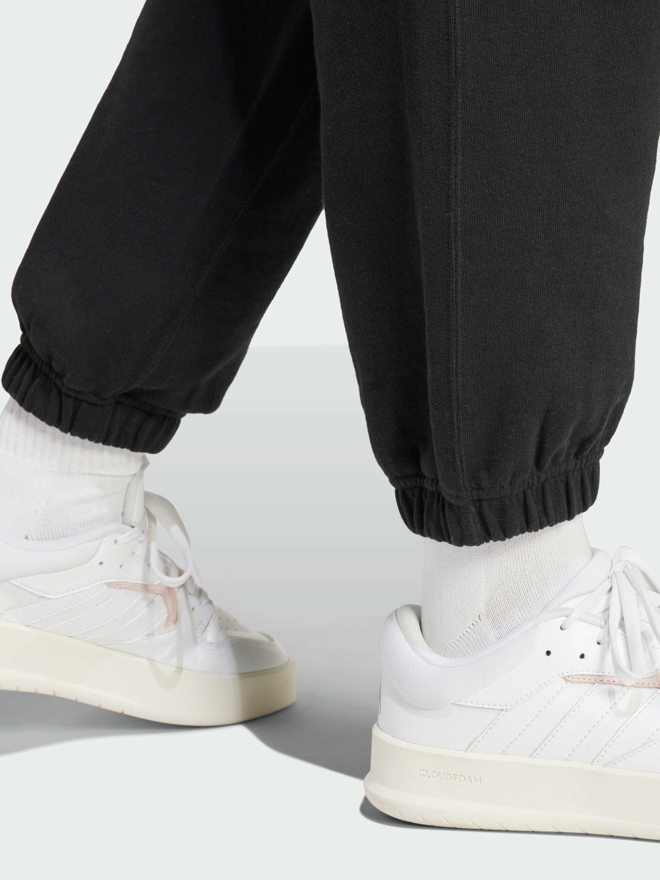 Брюки Adidas модель IX3810 Брюки Adidas модель IX3810 Фото