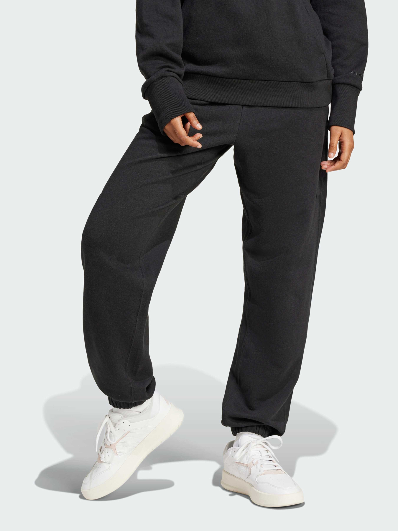 Брюки Adidas модель IX3810 Брюки Adidas модель IX3810 Фото