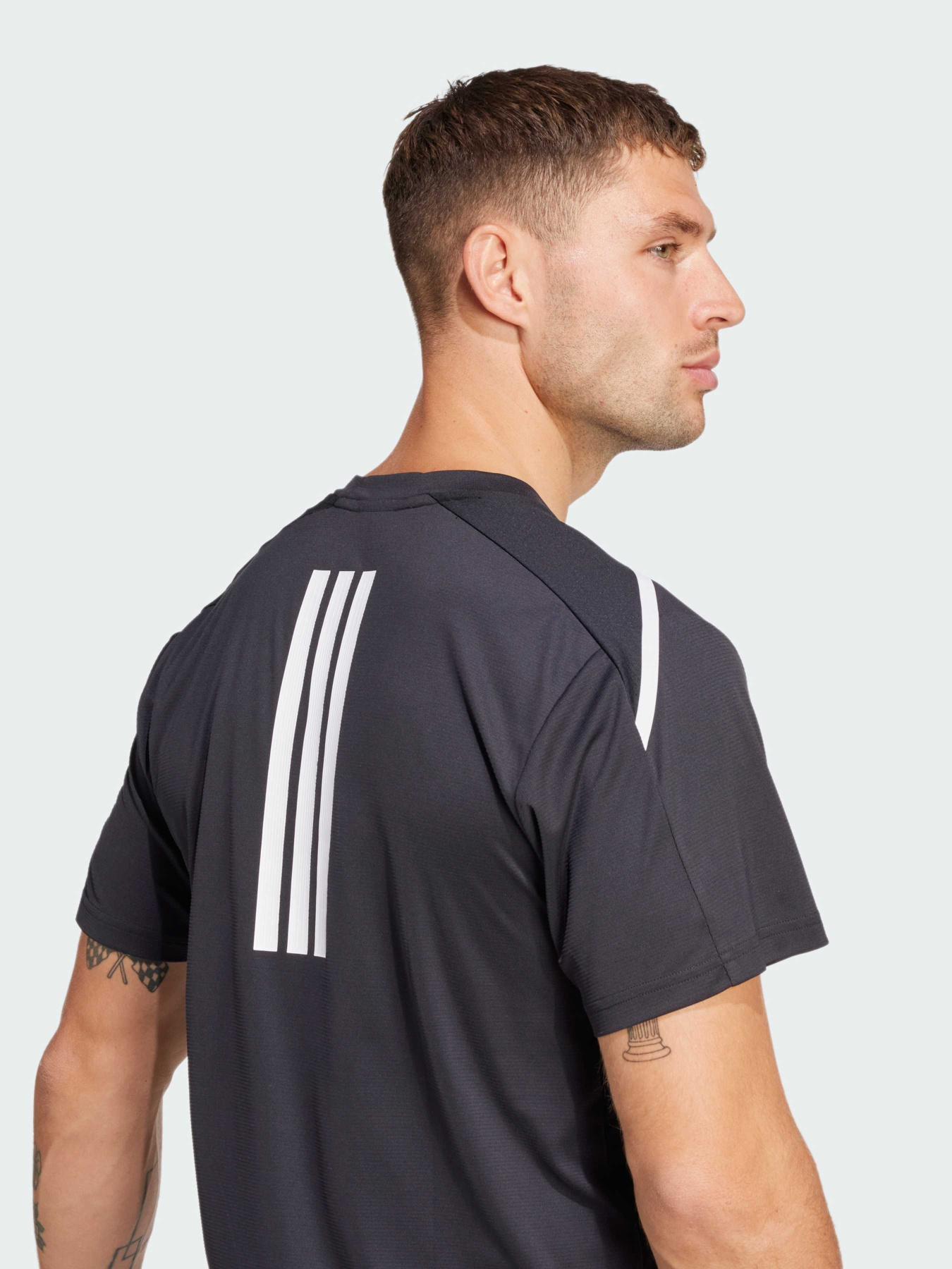 Футболки и поло Adidas модель JI8229 Футболки и поло Adidas модель JI8229 Фото