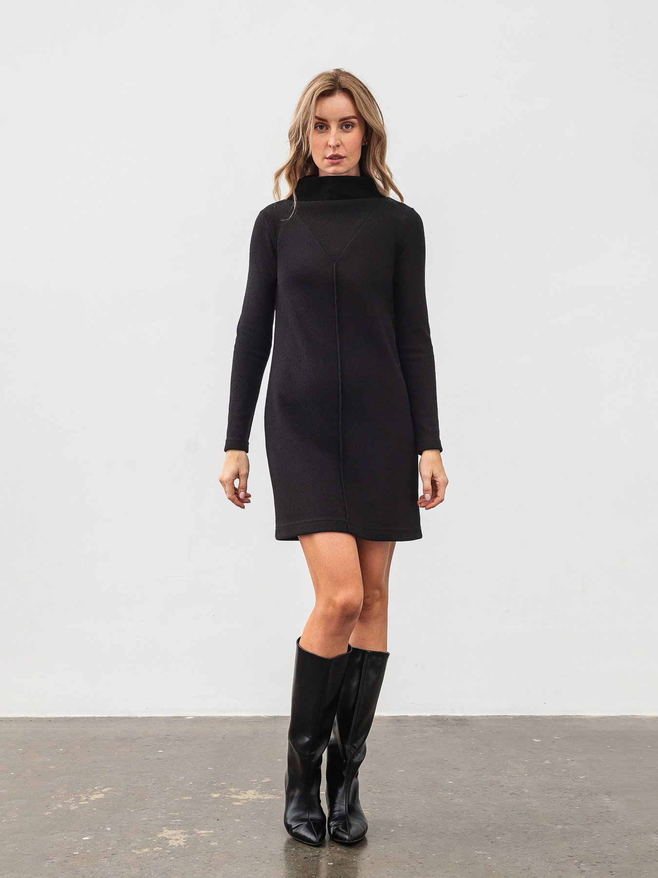 Сукні Lesia модель Liam02BlackWMNSDRSSLS Фото