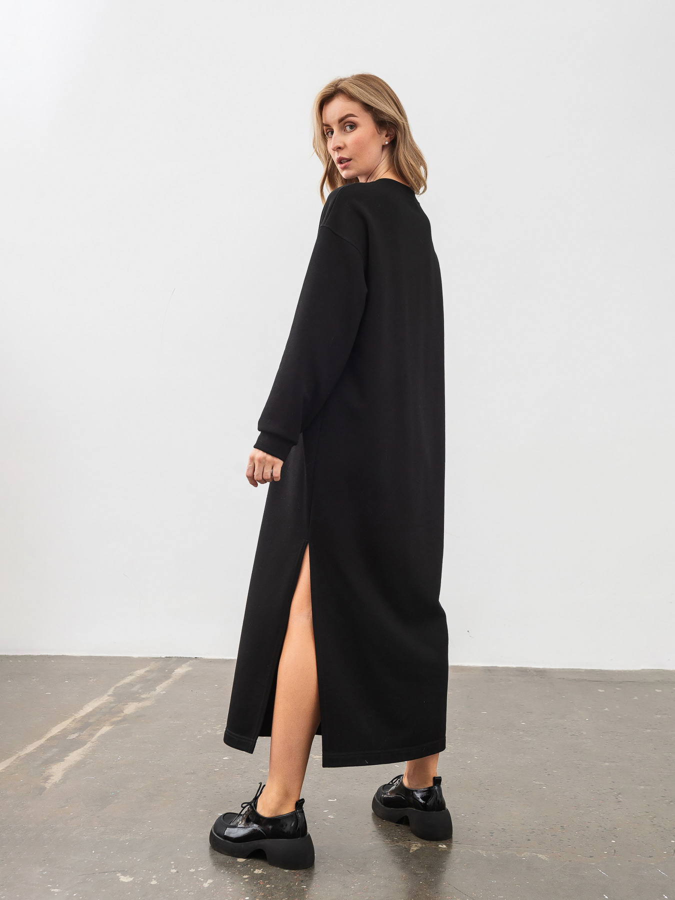 Сукні Lesia модель BelaraBlackWMNSDRSSLS Фото