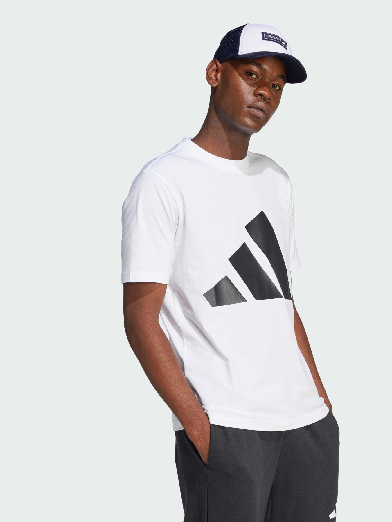 Футболки і поло Adidas модель JE8943 Футболки і поло Adidas модель JE8943 Фото