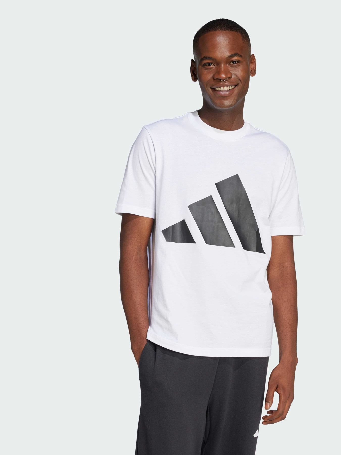 Футболки і поло Adidas модель JE8943 Футболки і поло Adidas модель JE8943 Фото