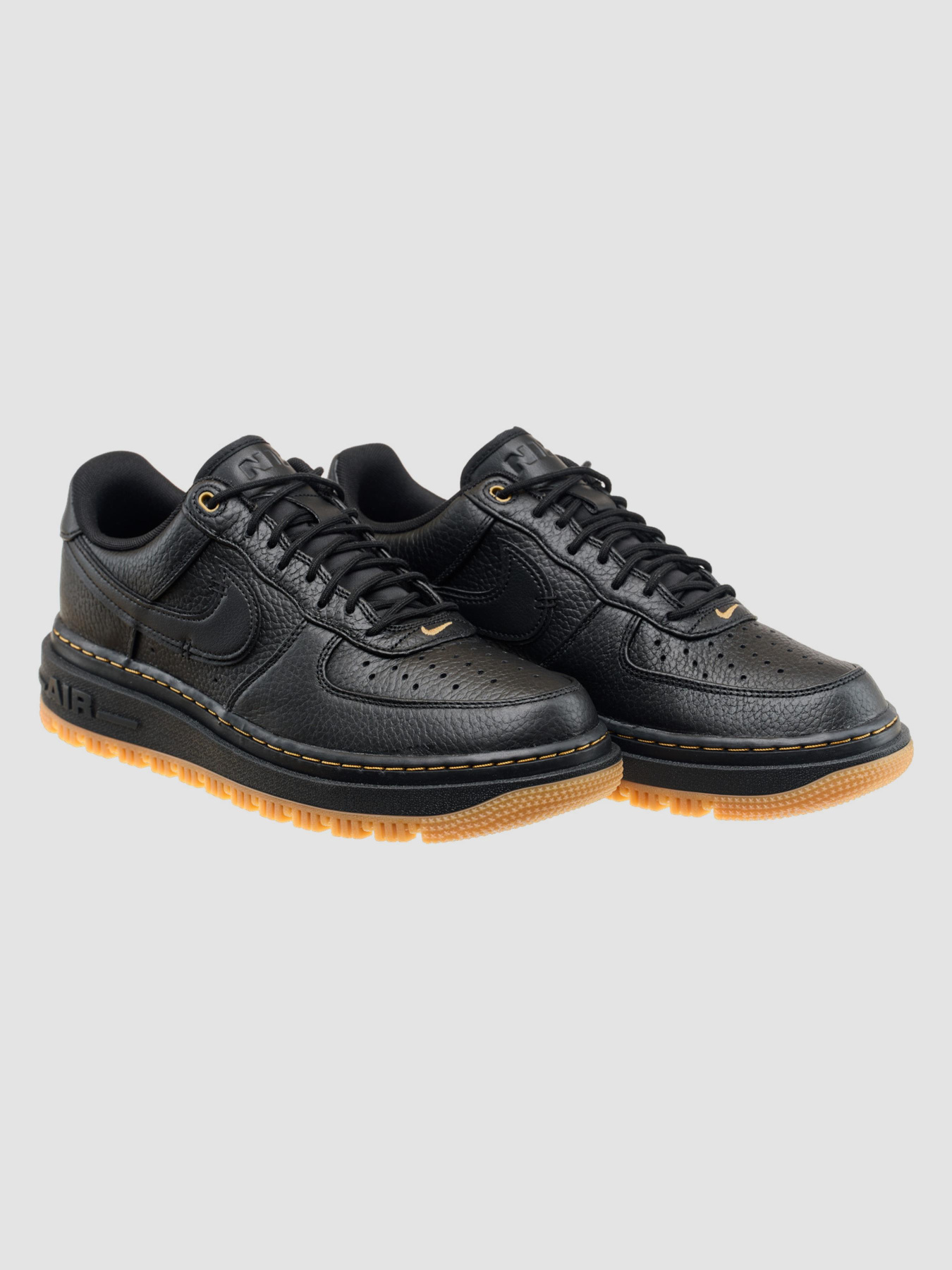 Кроссовки NIKE Air Force модель DB4109-001 Фото