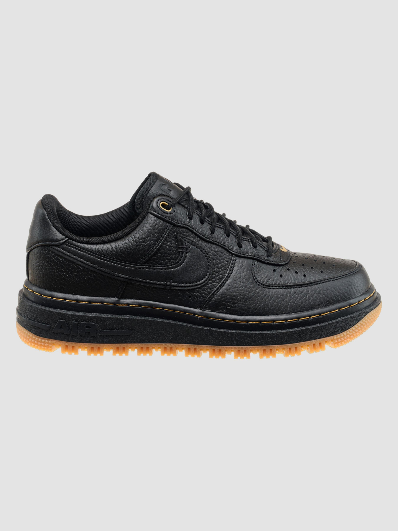 Кроссовки NIKE Air Force модель DB4109-001 Фото