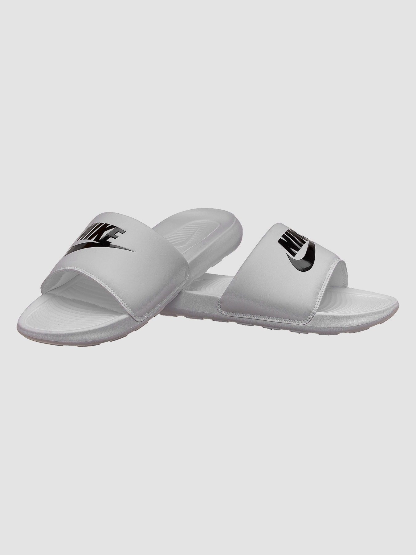 Шлёпанцы NIKE Victori One Slide модель CN9675-100 Шлёпанцы NIKE Victori One Slide модель CN9675-100 Фото