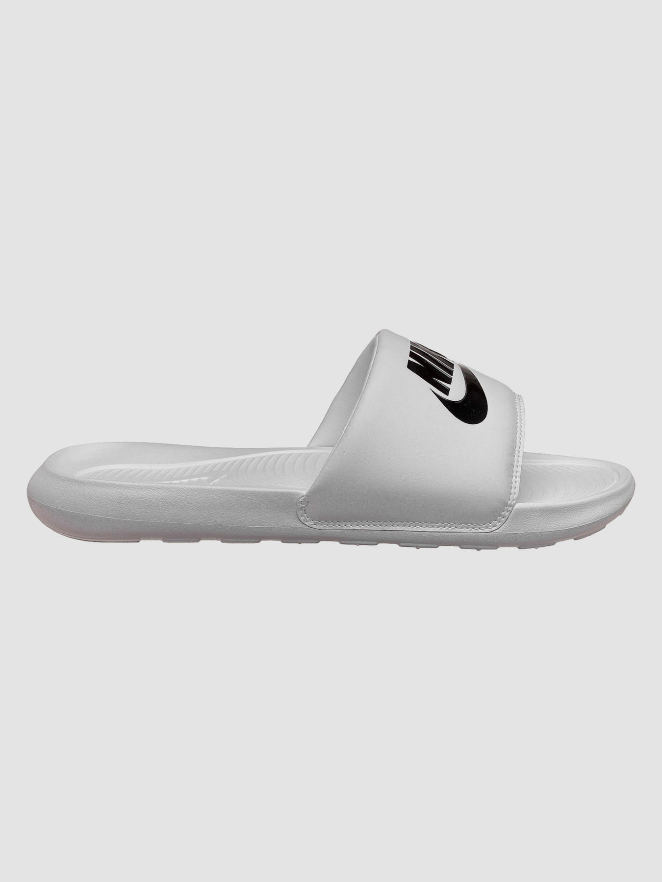 Шлёпанцы NIKE Victori One Slide модель CN9675-100 Шлёпанцы NIKE Victori One Slide модель CN9675-100 Фото