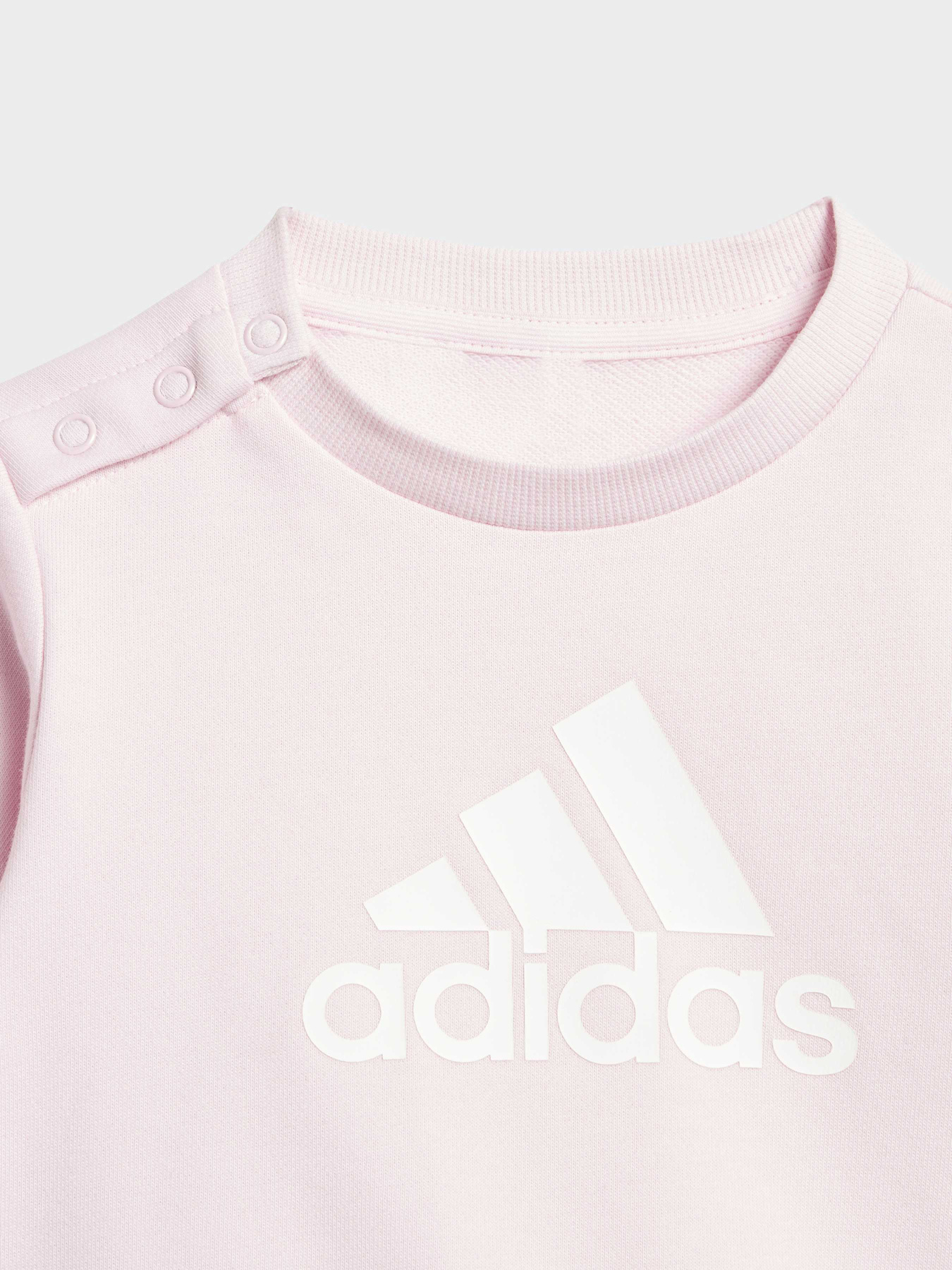 Костюмы Adidas модель IJ8863 Костюмы Adidas модель IJ8863 Фото