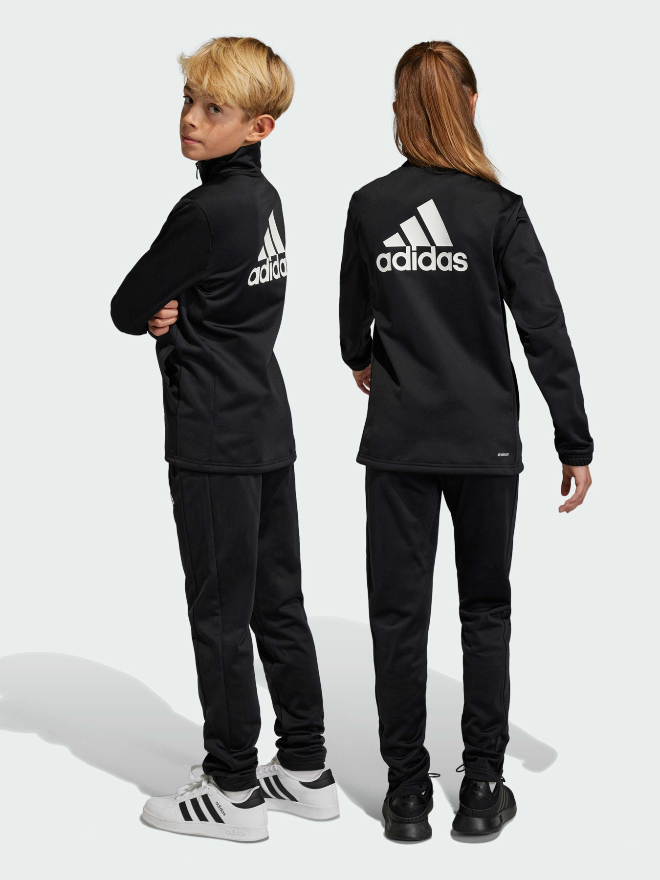 Костюмы Adidas модель IC5686 Костюмы Adidas модель IC5686 Фото