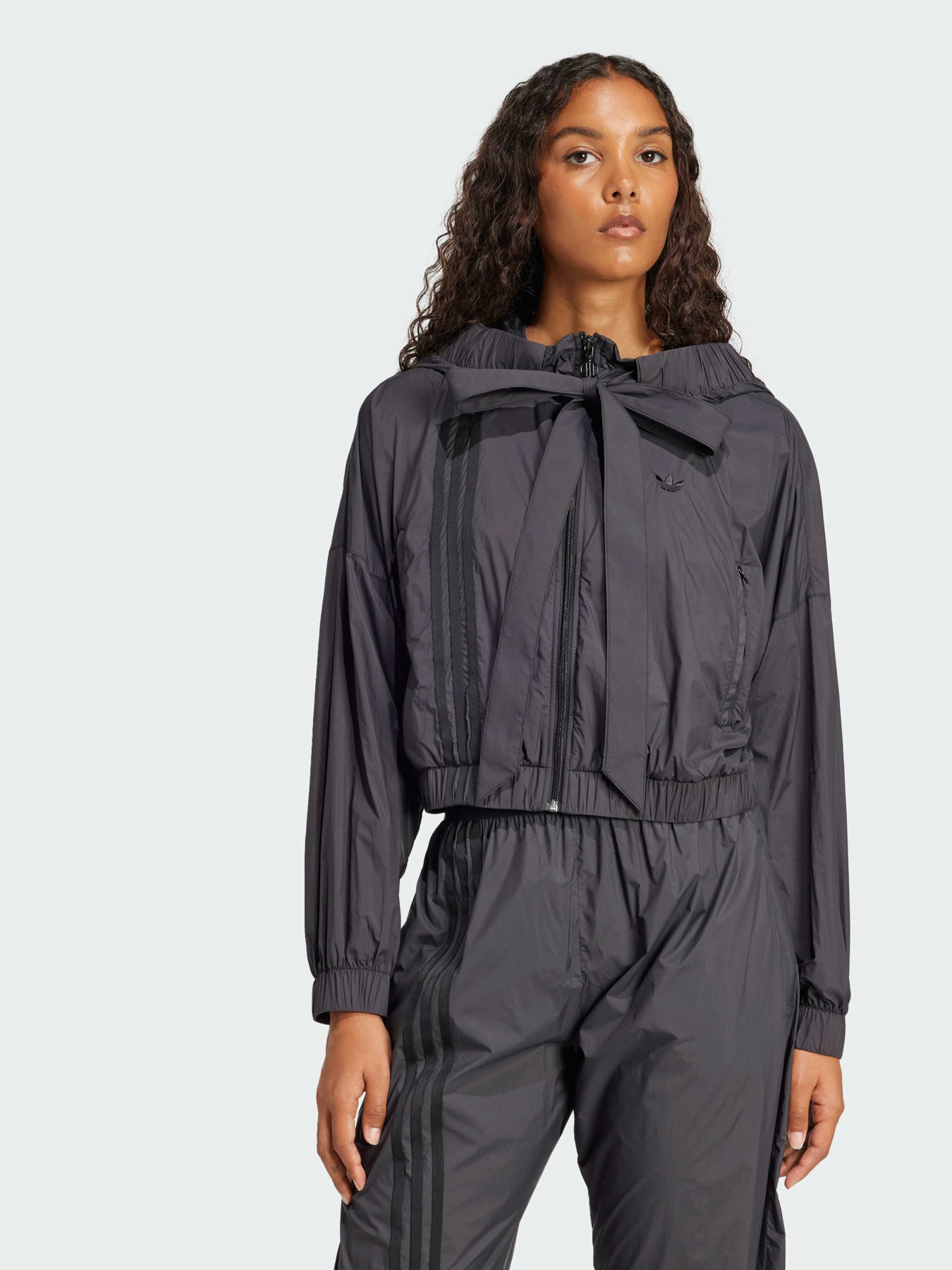 Куртки та дублянки Adidas модель JJ0905 Куртки та дублянки Adidas модель JJ0905 Фото