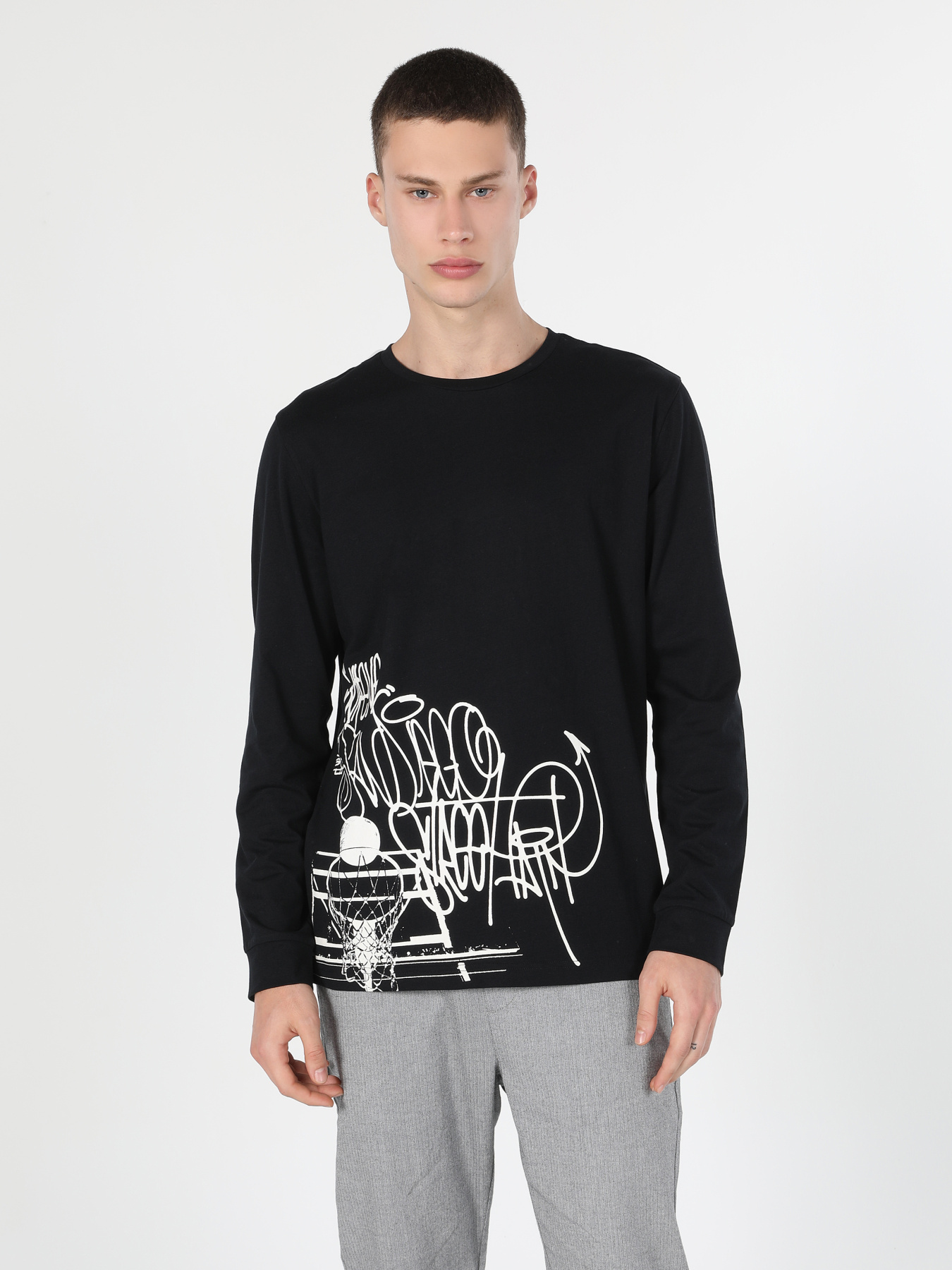 Худи и свитшоты Colin’s модель CL1059596_Q1.V1_BLK Фото