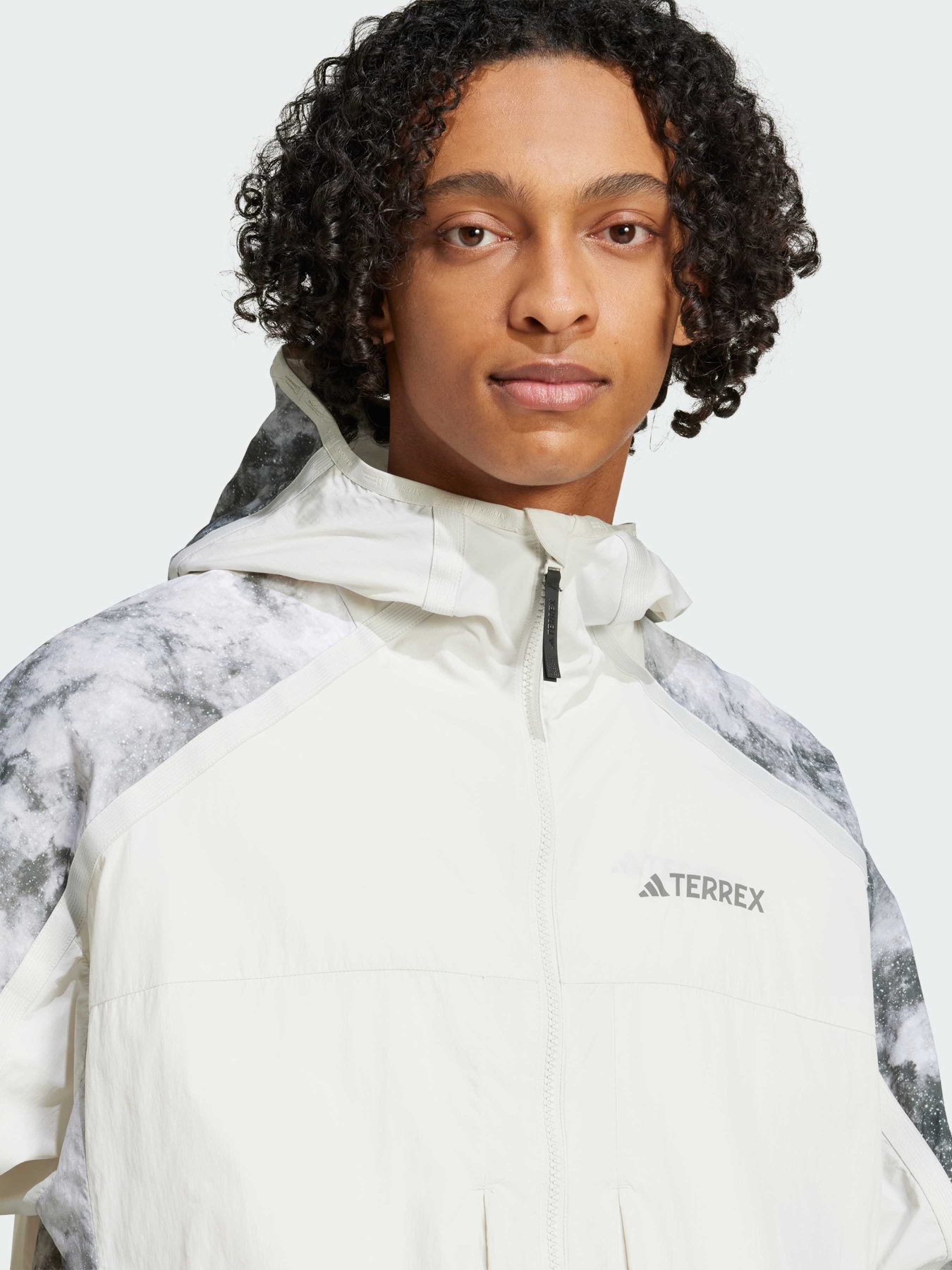 Куртки и дубленки Adidas модель JD5838 Куртки и дубленки Adidas модель JD5838 Фото