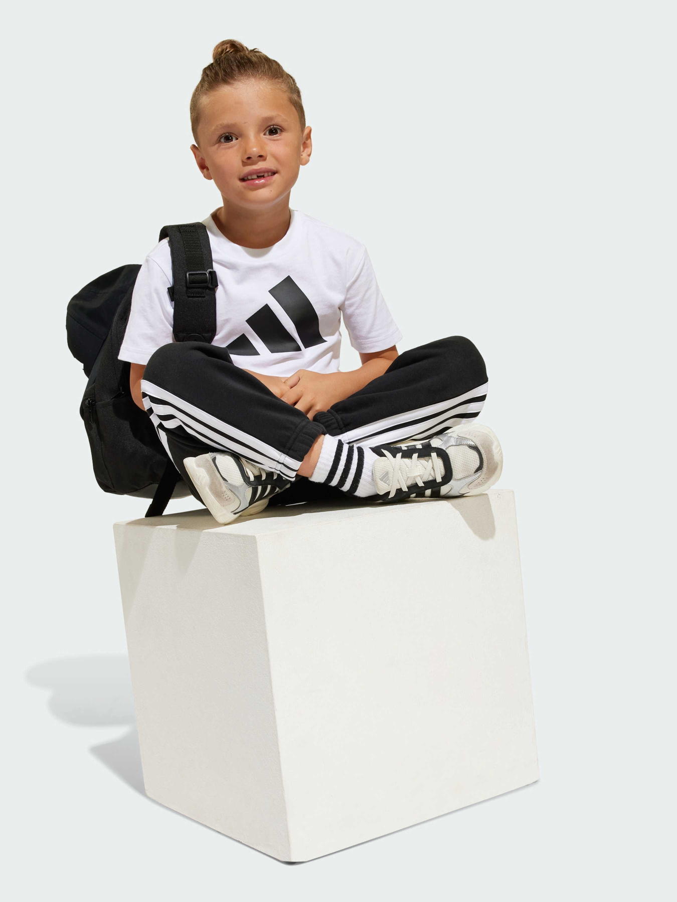 Футболки и поло Adidas Adidas Essentials модель JC9720 Футболки и поло Adidas Adidas Essentials модель JC9720 Фото