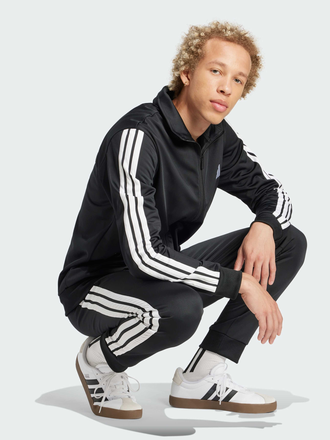 Костюмы Adidas 3 Stripes модель JI8858 Костюмы Adidas 3 Stripes модель JI8858 Фото