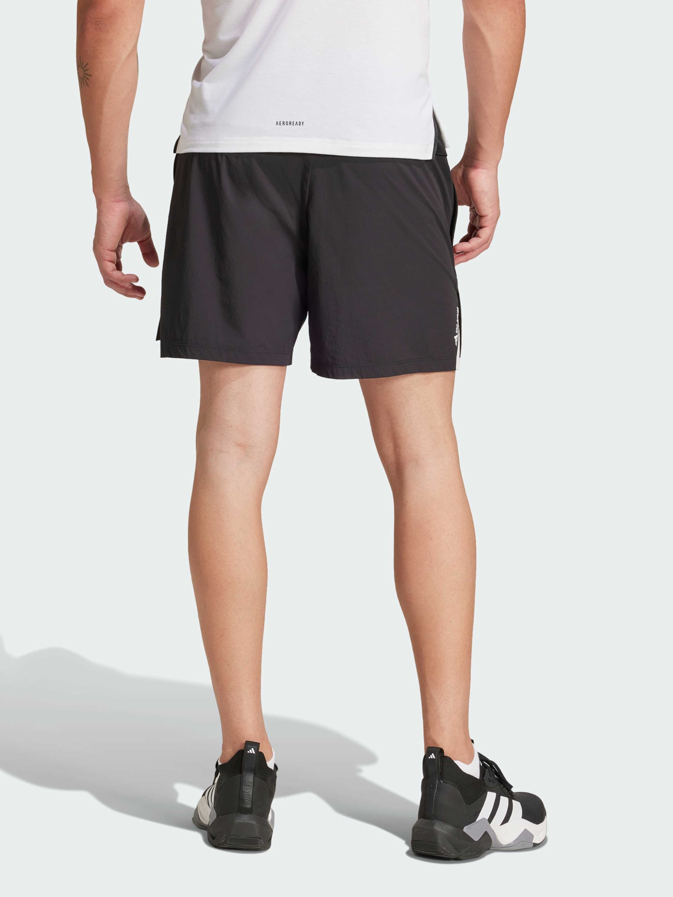 Шорты Adidas модель JE8245 Фото