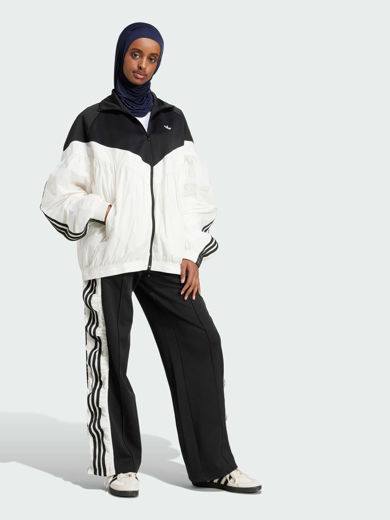 Худи и свитшоты Adidas модель JZ6777 Фото