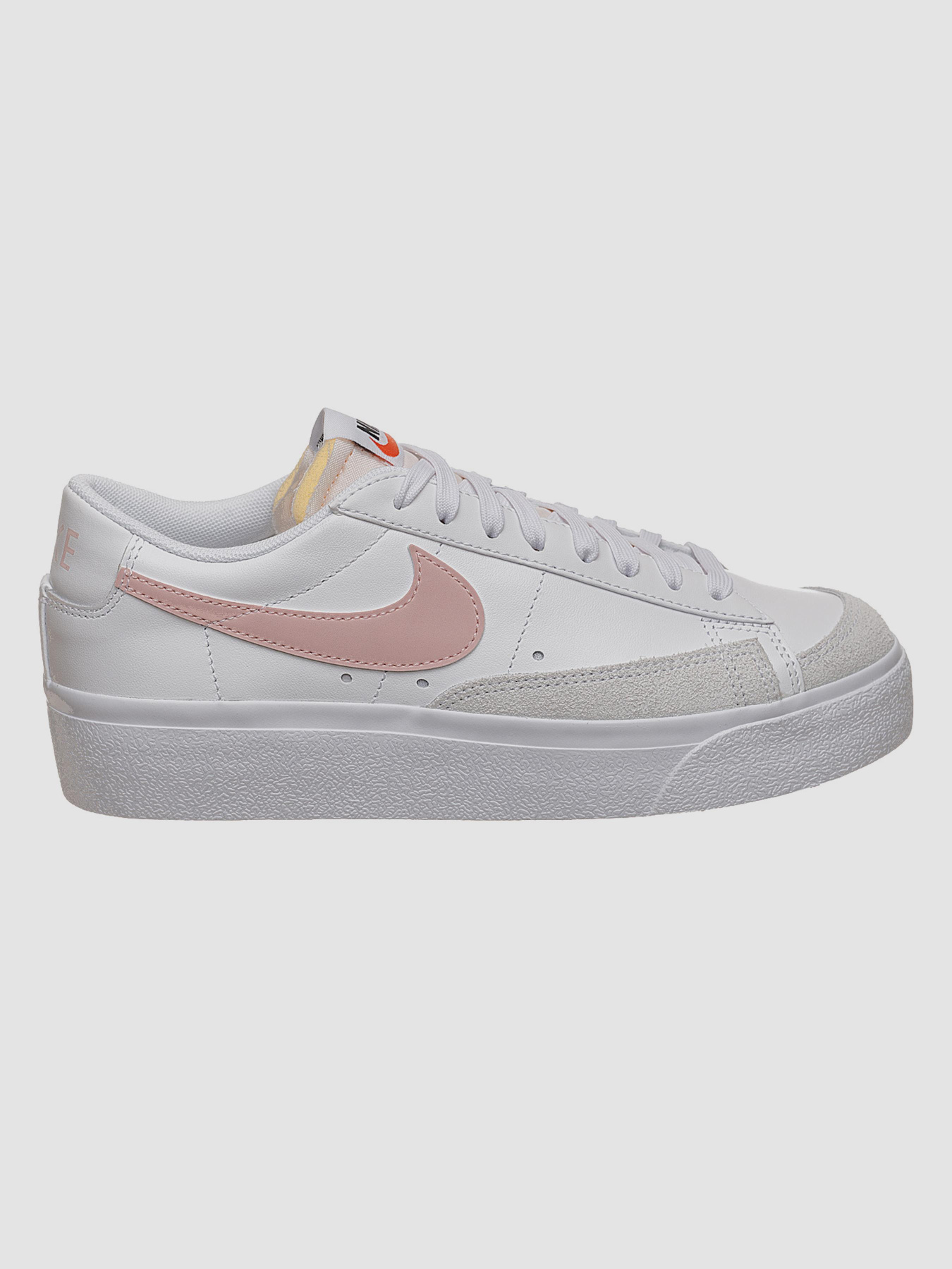 Кроссовки NIKE Nike Blazer Low Platform White (DJ0292-103) модель DJ0292-103 Кроссовки NIKE Nike Blazer Low Platform White (DJ0292-103) модель DJ0292-103 Фото