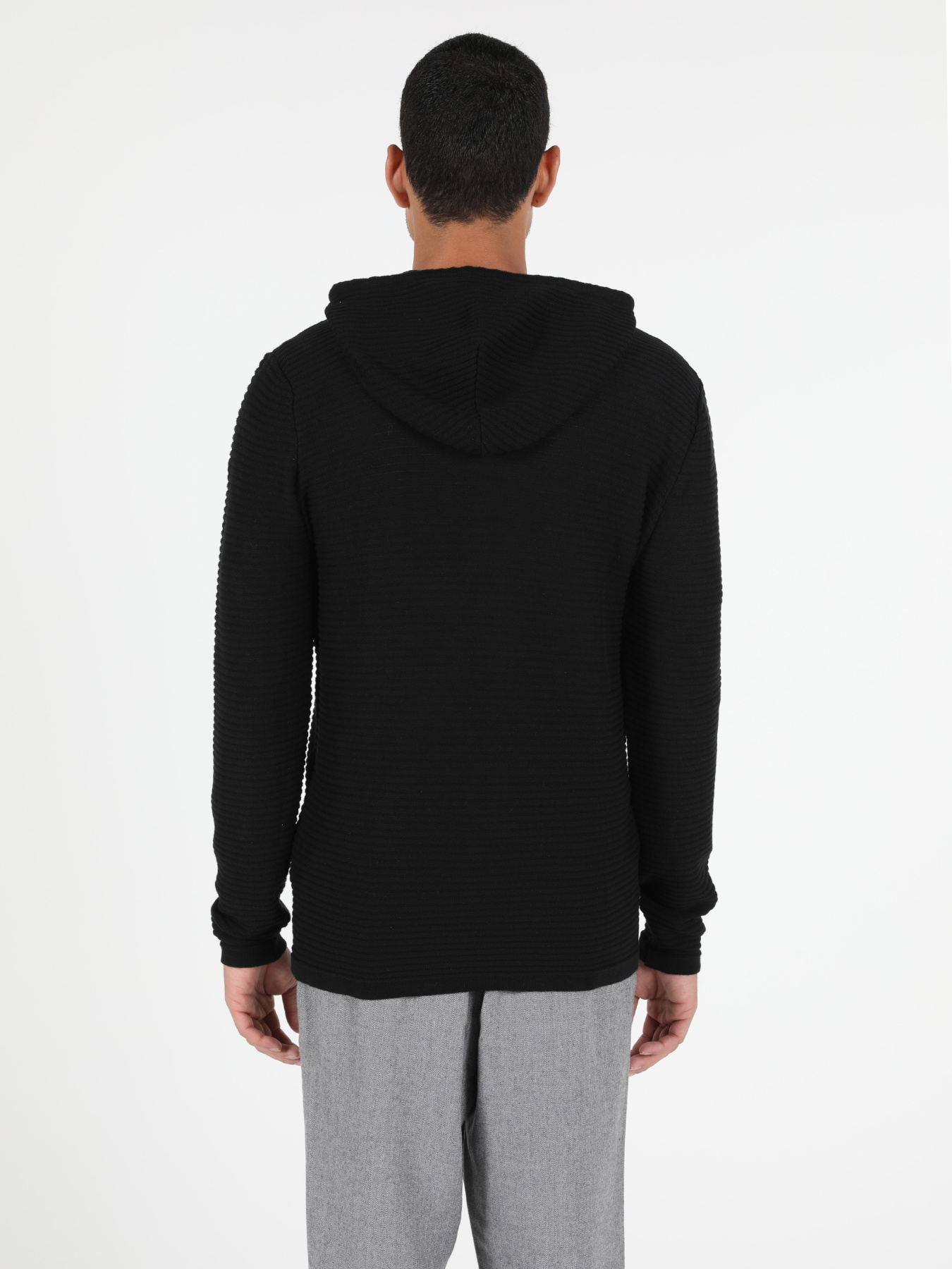 Худи и свитшоты Colin’s модель CL1050730_Q1.V1_BLK Фото