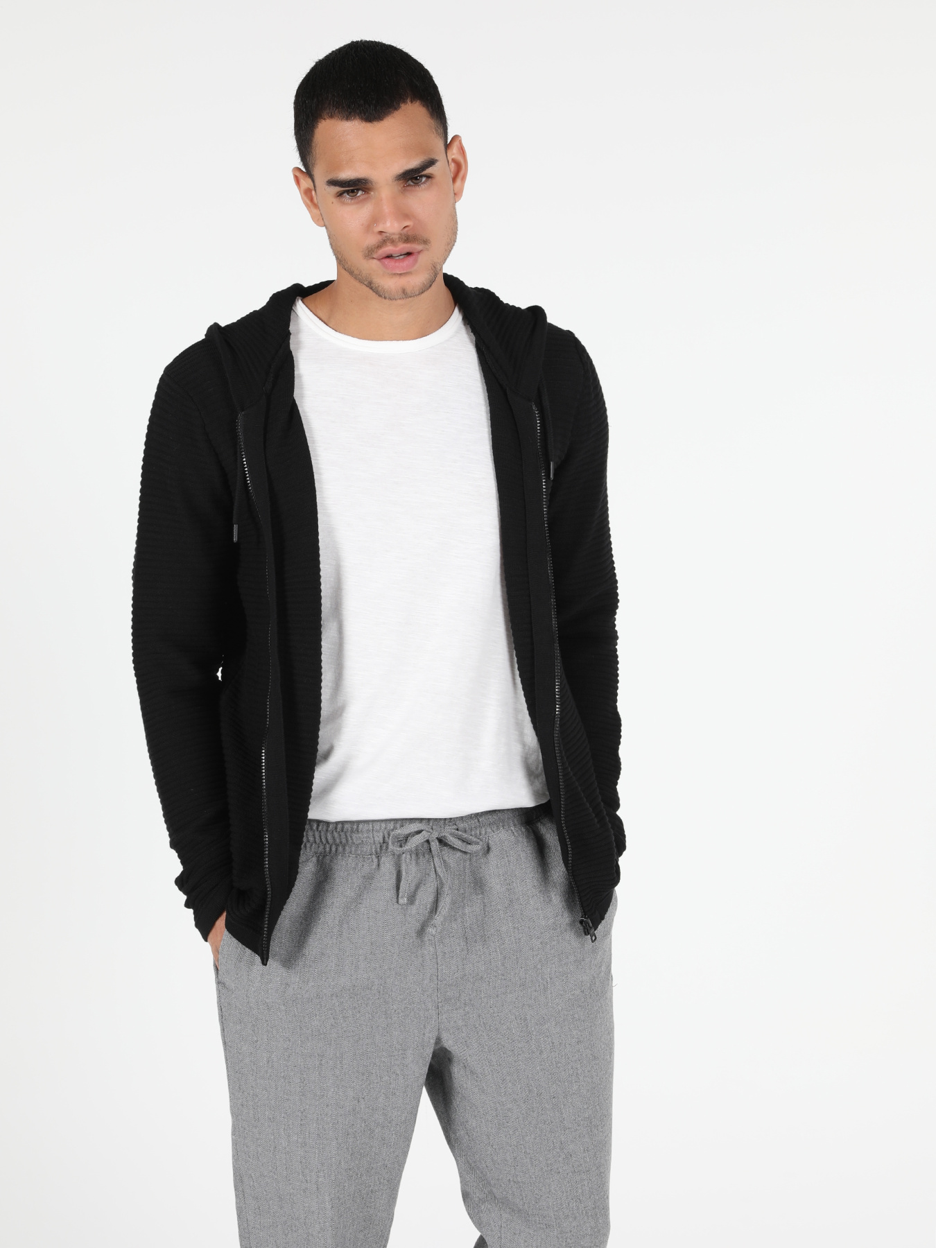 Худи и свитшоты Colin’s модель CL1050730_Q1.V1_BLK Фото