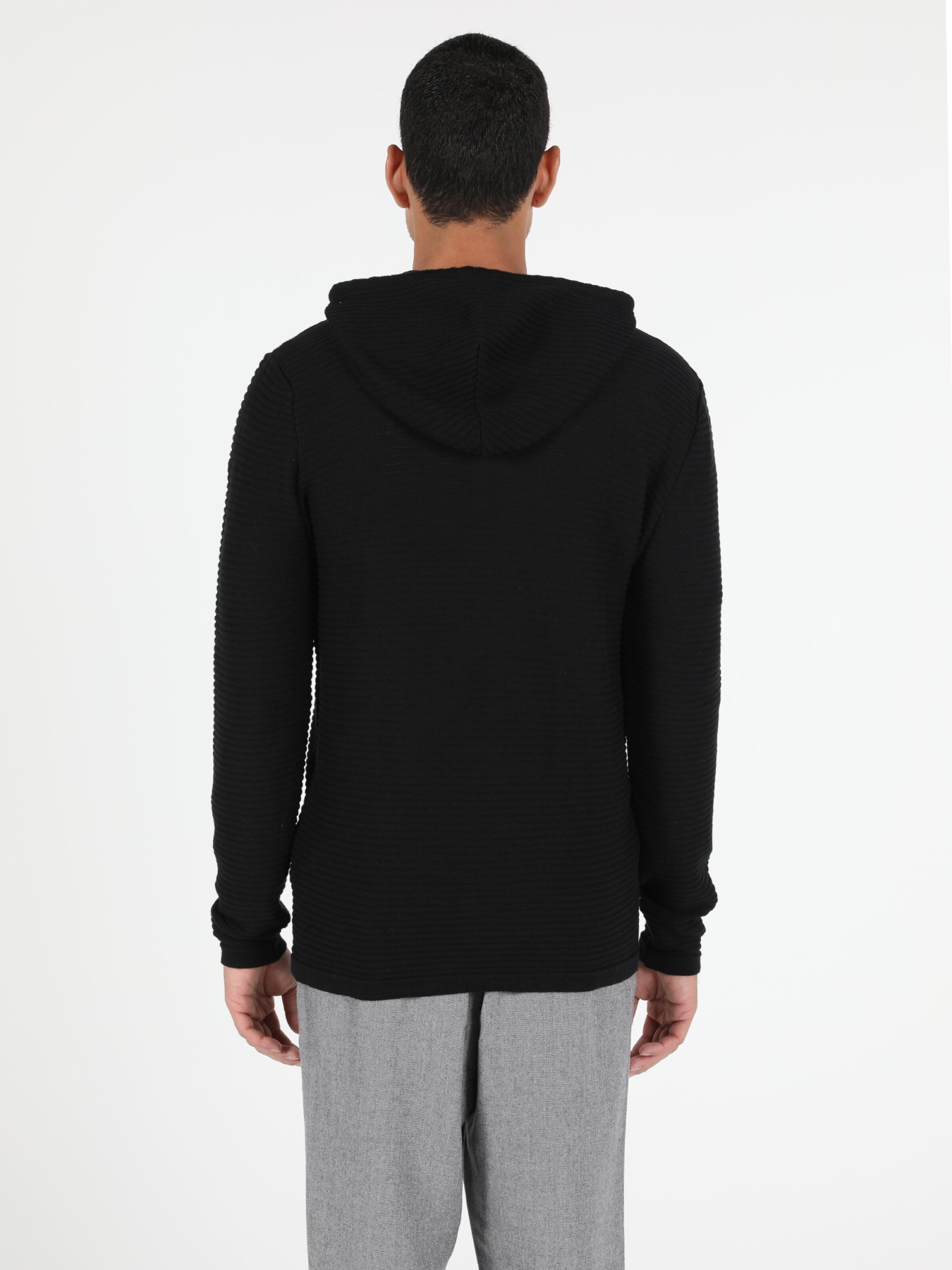 Худи и свитшоты Colin’s модель CL1050730_Q1.V1_BLK Фото