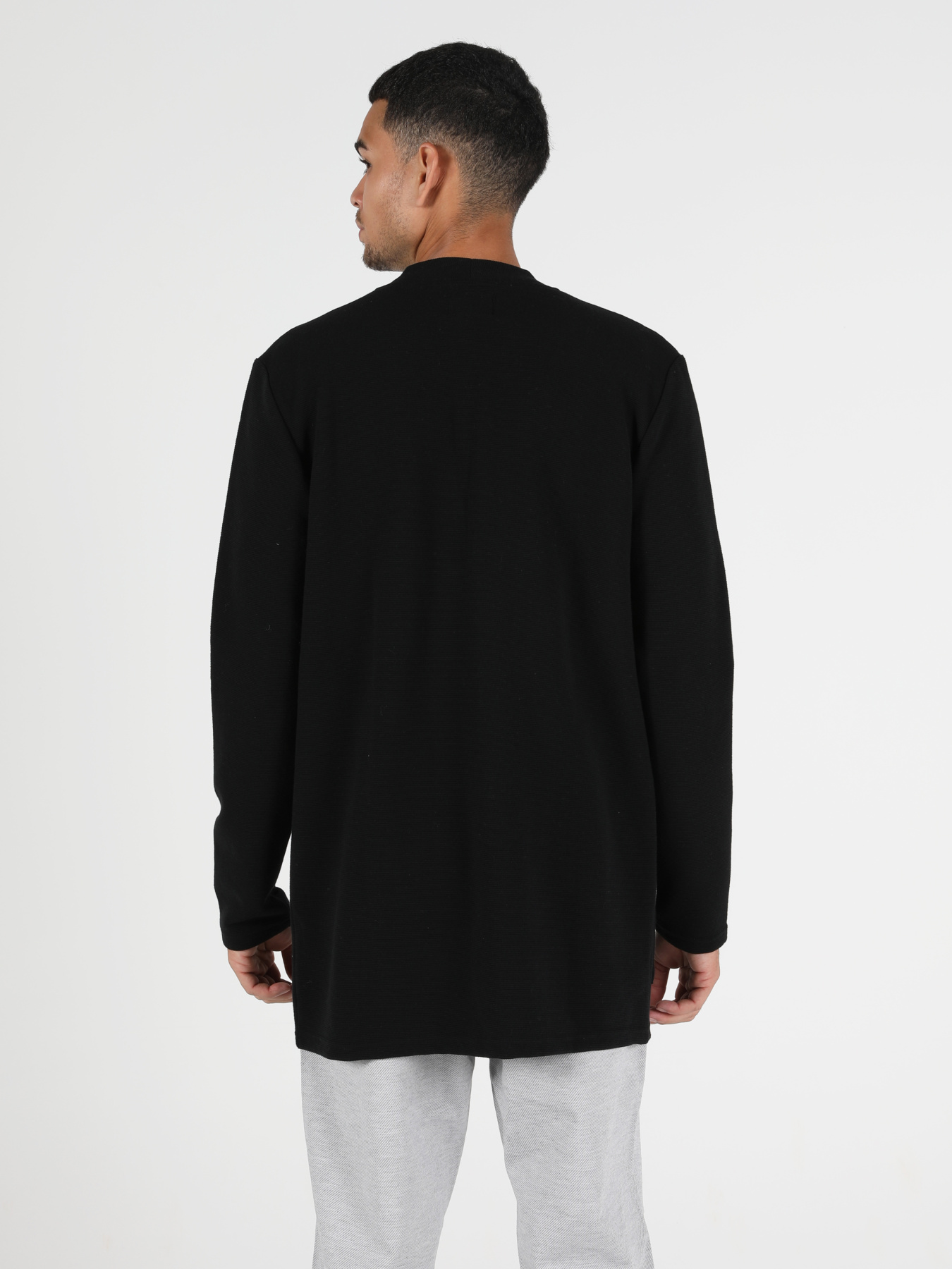 Худи и свитшоты Colin’s модель CL1050968_Q1.V1_BLK Фото