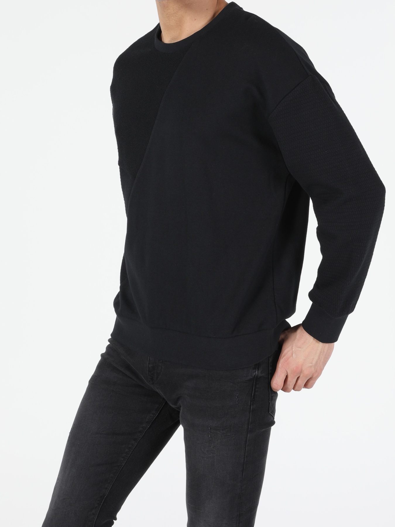 Худи и свитшоты Colin’s модель CL1050660_Q1.V1_BLK Фото