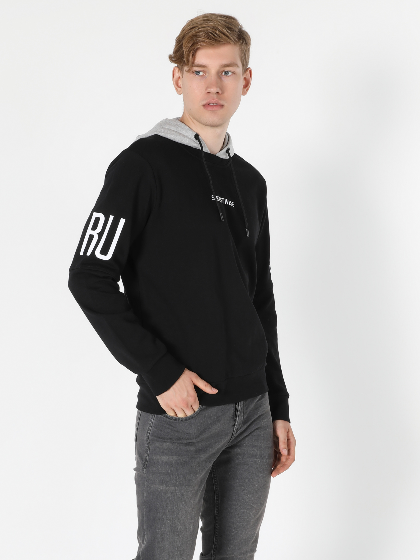 Худи и свитшоты Colin’s модель CL1055409_Q1.V1_BLK Фото