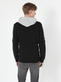 Худи и свитшоты Colin’s модель CL1055409_Q1.V1_BLK Фото