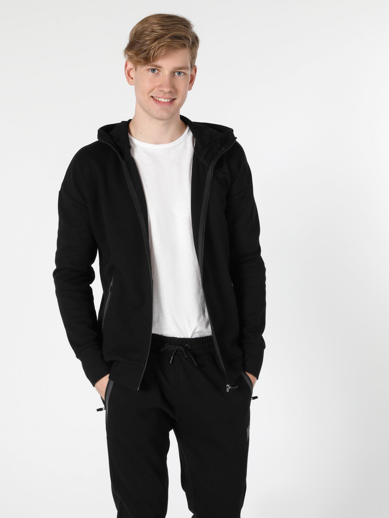 Худи и свитшоты Colin’s модель CL1054842_Q1.V1_BLK Фото