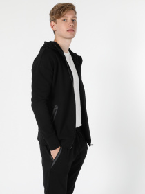 Худи и свитшоты Colin’s модель CL1054842_Q1.V1_BLK Фото