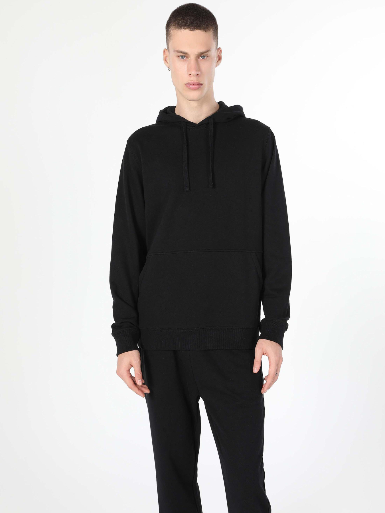 Худи и свитшоты Colin’s модель CL1055785_Q1.V1_BLK Фото