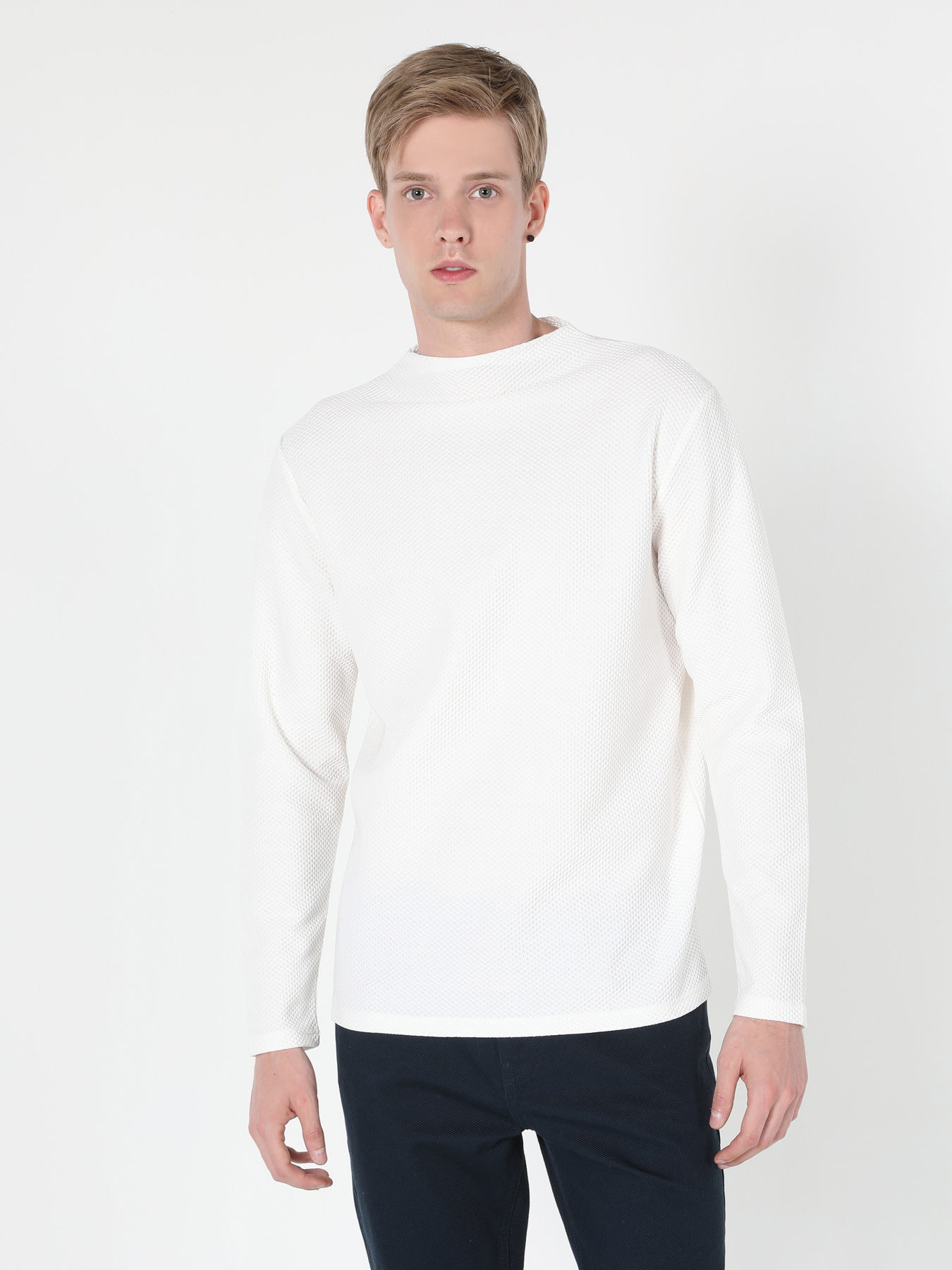 Худи и свитшоты Colin’s модель CL1060115_Q1.V1_WHT Фото