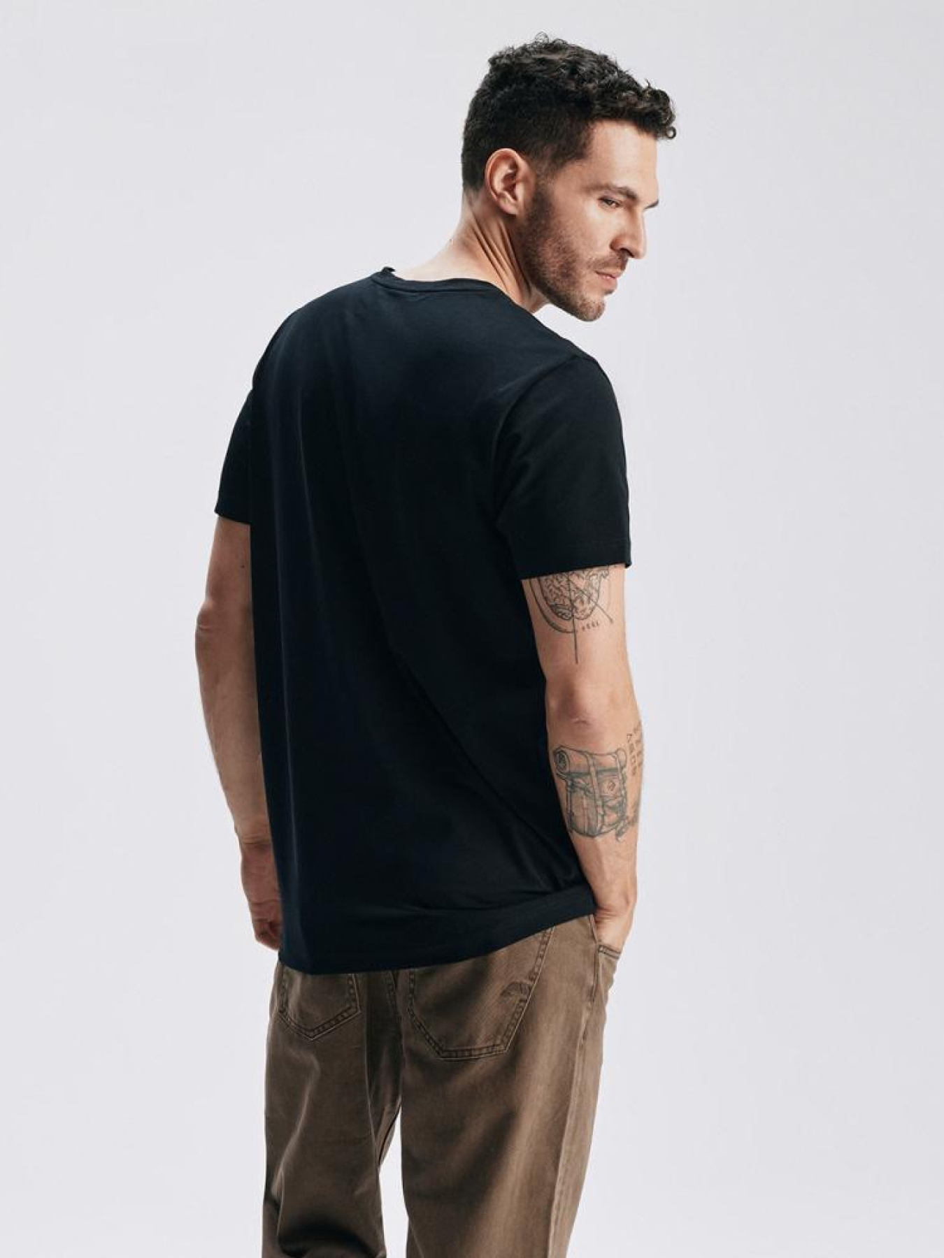 Футболки и поло DIVERSE V Neck 251 модель 10046178 Футболки и поло DIVERSE V Neck 251 модель 10046178 Фото