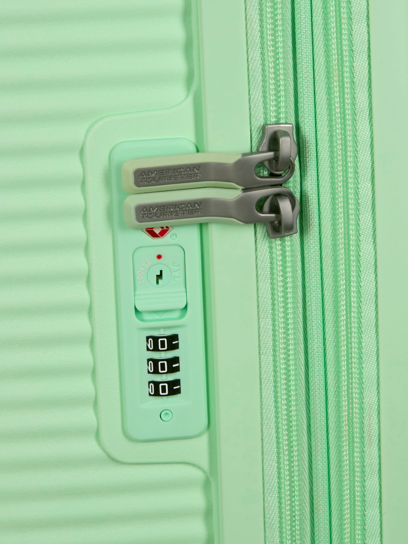 Дорожные сумки и чемоданы American Tourister модель 32G64003 Фото