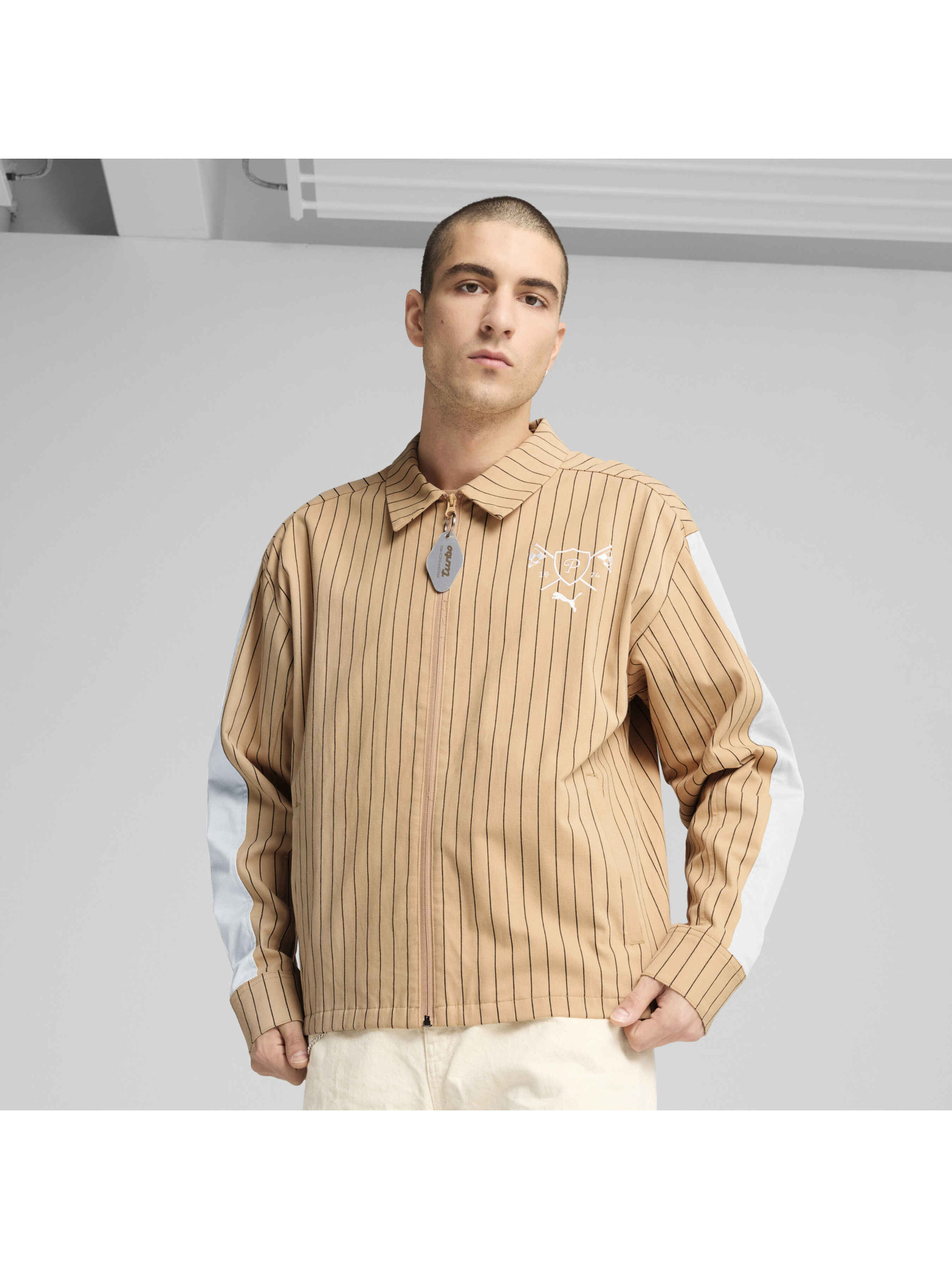 Куртки и дубленки PUMA Pl Lifestyle Jacket модель 630266 Куртки и дубленки PUMA Pl Lifestyle Jacket модель 630266 Фото
