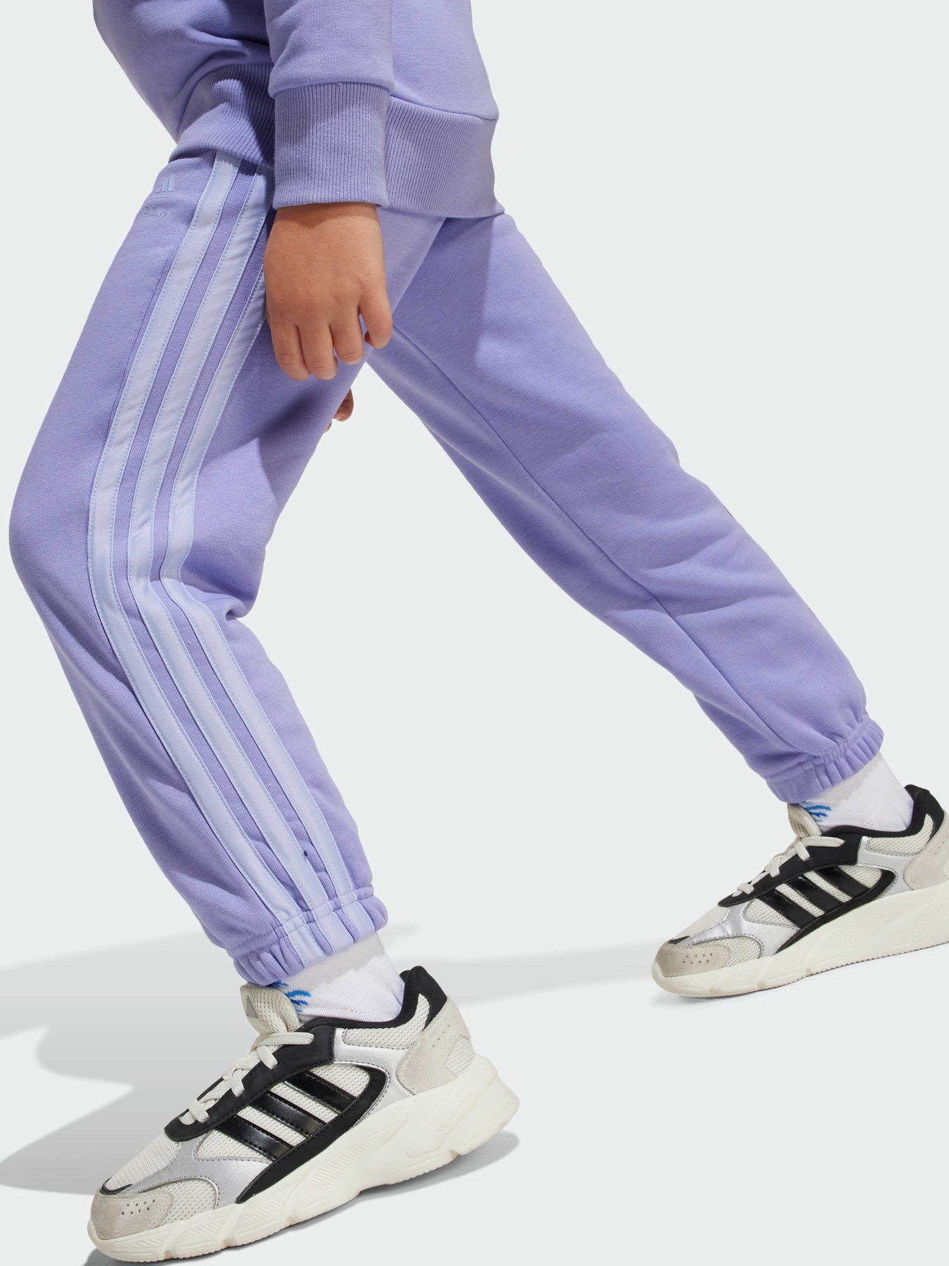 Костюмы Adidas x Disney модель JD4561 Костюмы Adidas x Disney модель JD4561 Фото