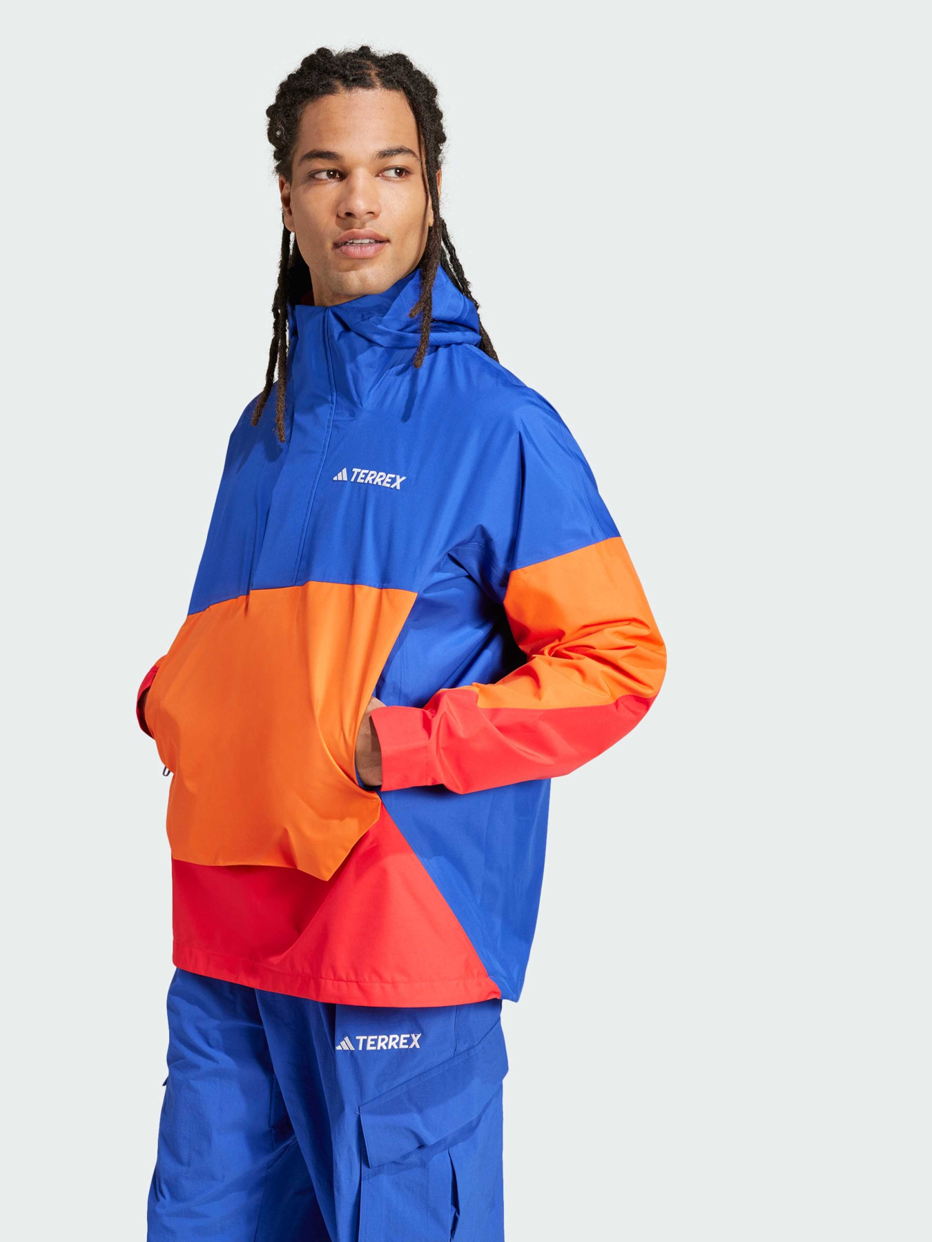 Куртки и дубленки Adidas Terrex модель JD8348 Куртки и дубленки Adidas Terrex модель JD8348 Фото