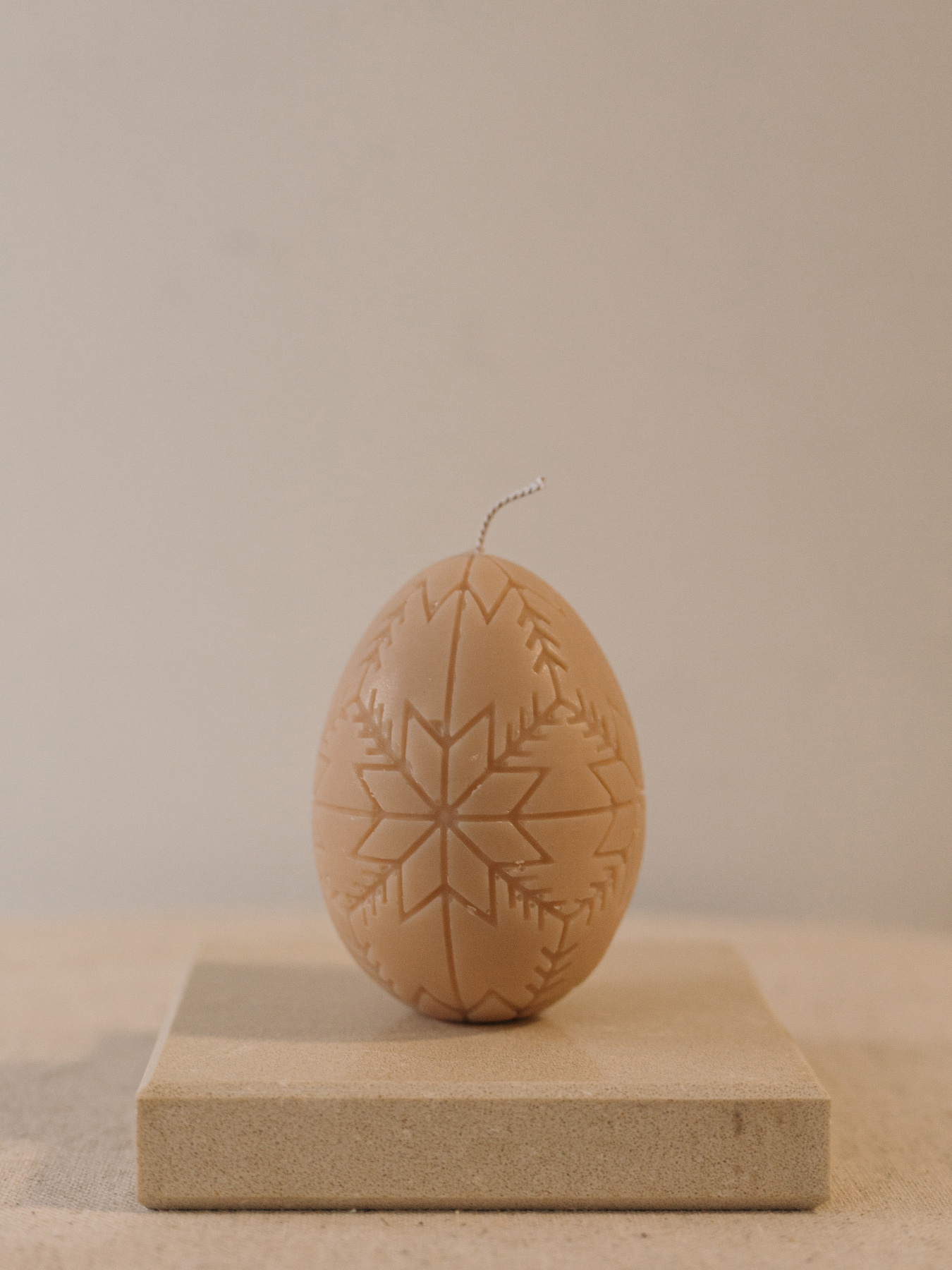 Пасхальная аромасвечка "Крашенка", аромат "Wassail (глинтвейн)", из натурального оливкового воска Candle Design модель 170.2001 Пасхальная аромасвечка "Крашенка", аромат "Wassail (глинтвейн)", из натурального оливкового воска Candle Design модель 170.2001 Фото